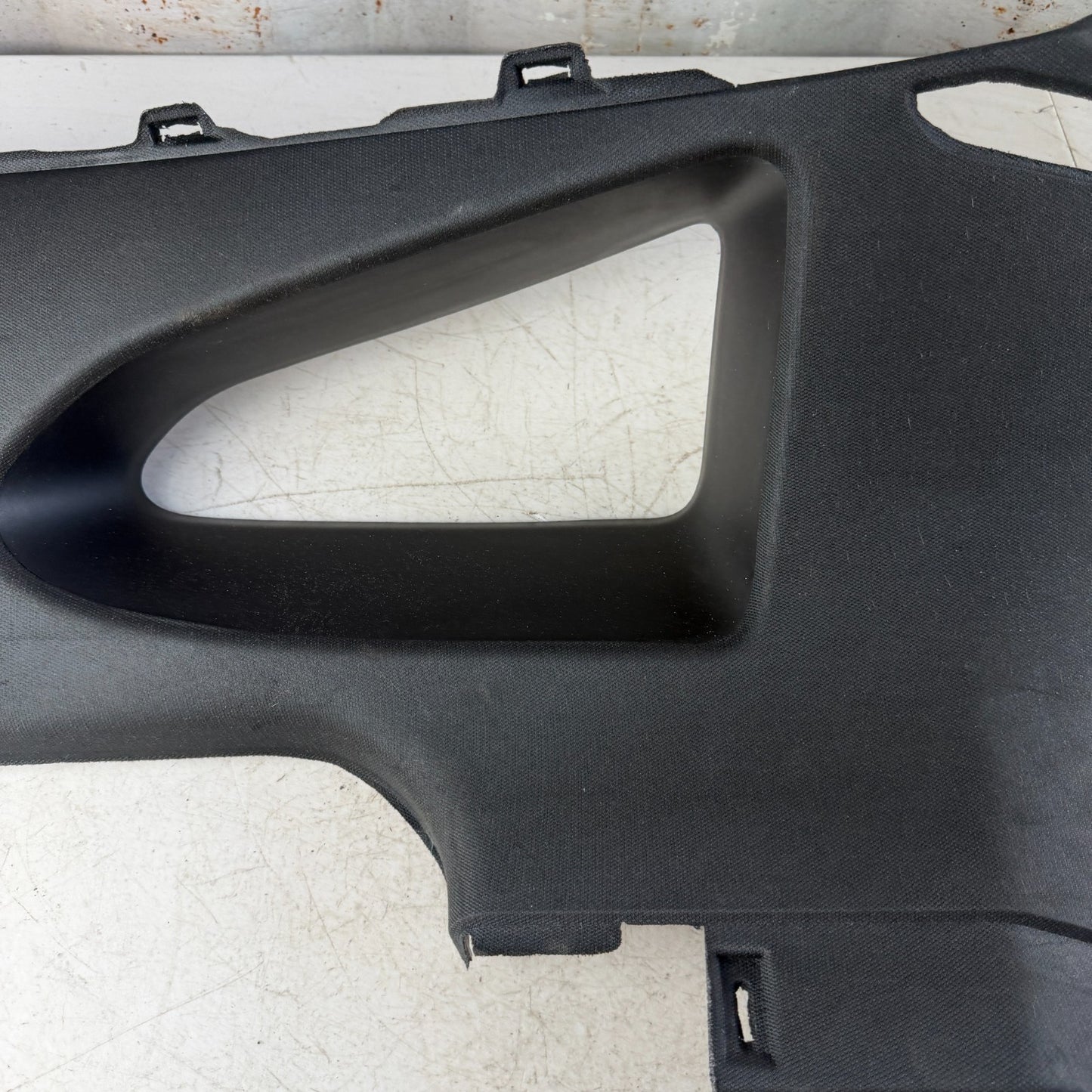 14-19 CHEVROLET CORVETTE C7 REAR RIGHT DRIVER QUARTER WINDOW TRIM 23114076 OEM