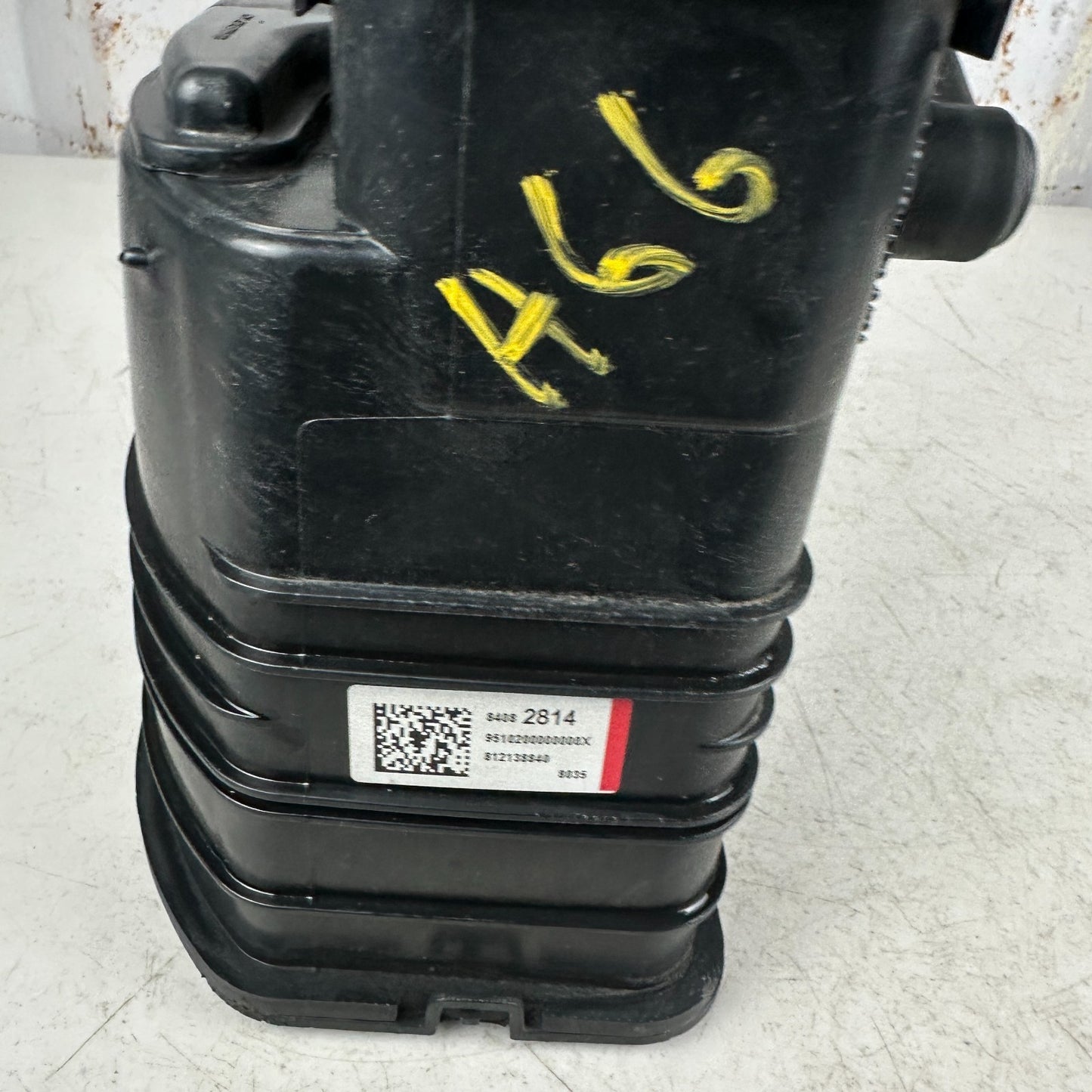 2018-2024 CHEVROLET CAMARO FUEL VAPOR EVAPORATOR CHARCOAL CANISTER 84082814 OEM