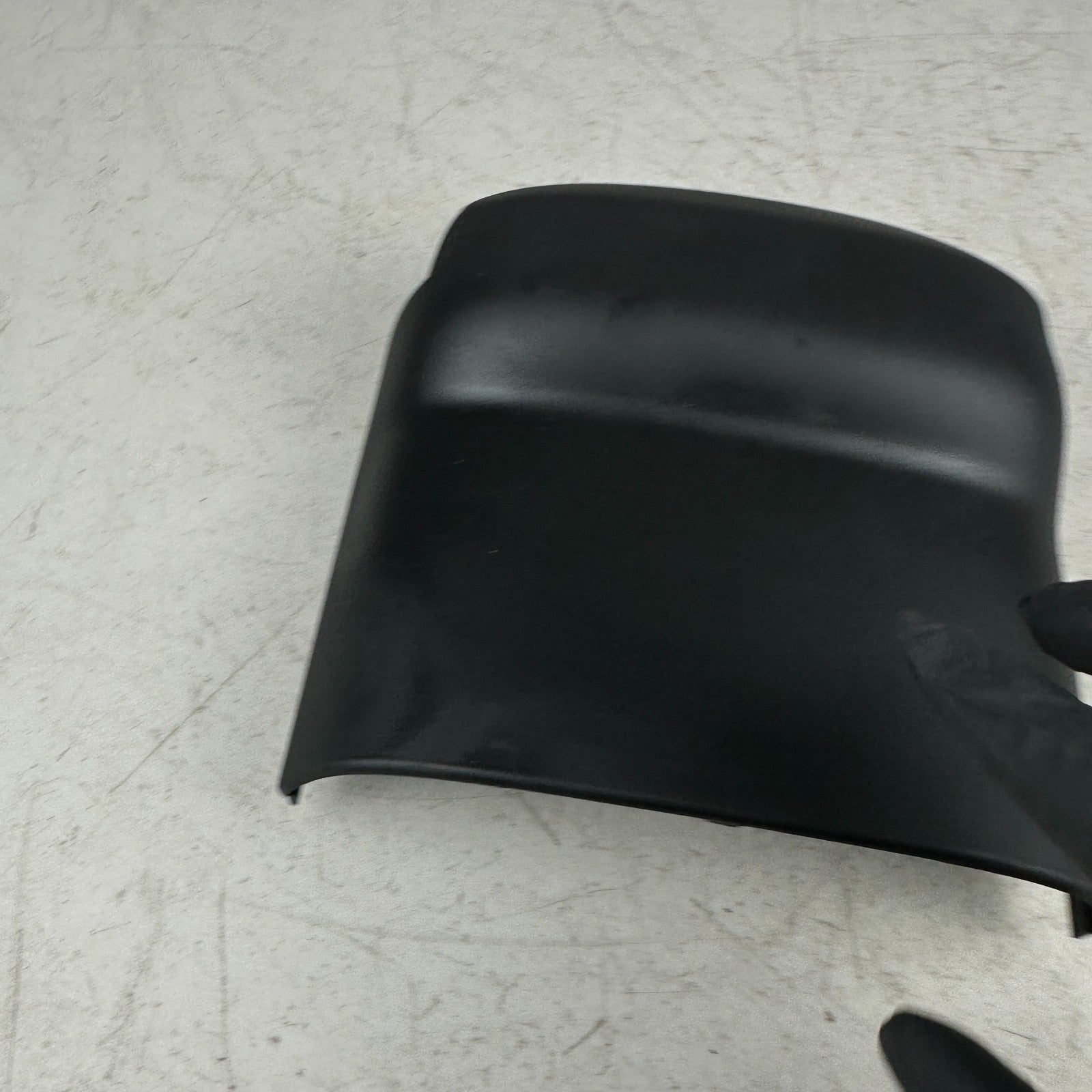 14-19 CHEVROLET CORVETTE C7 STEERING COLUMN HOUSING PLASTIC UPPER COVER TRIM OEM