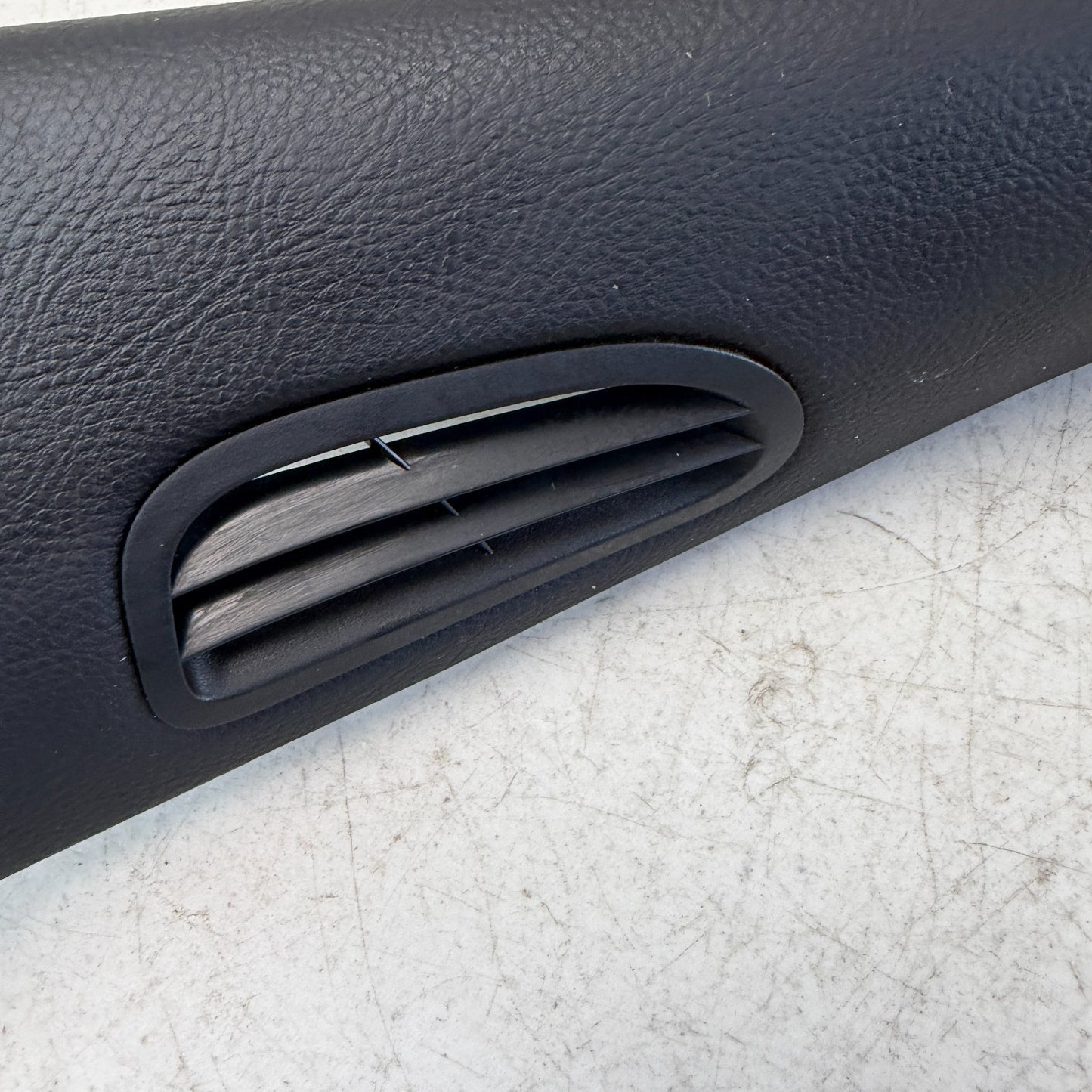 2005-2013 CHEVROLET CORVETTE C6 FRONT LEFT DRIVER A PILLAR COVER TRIM 10441171