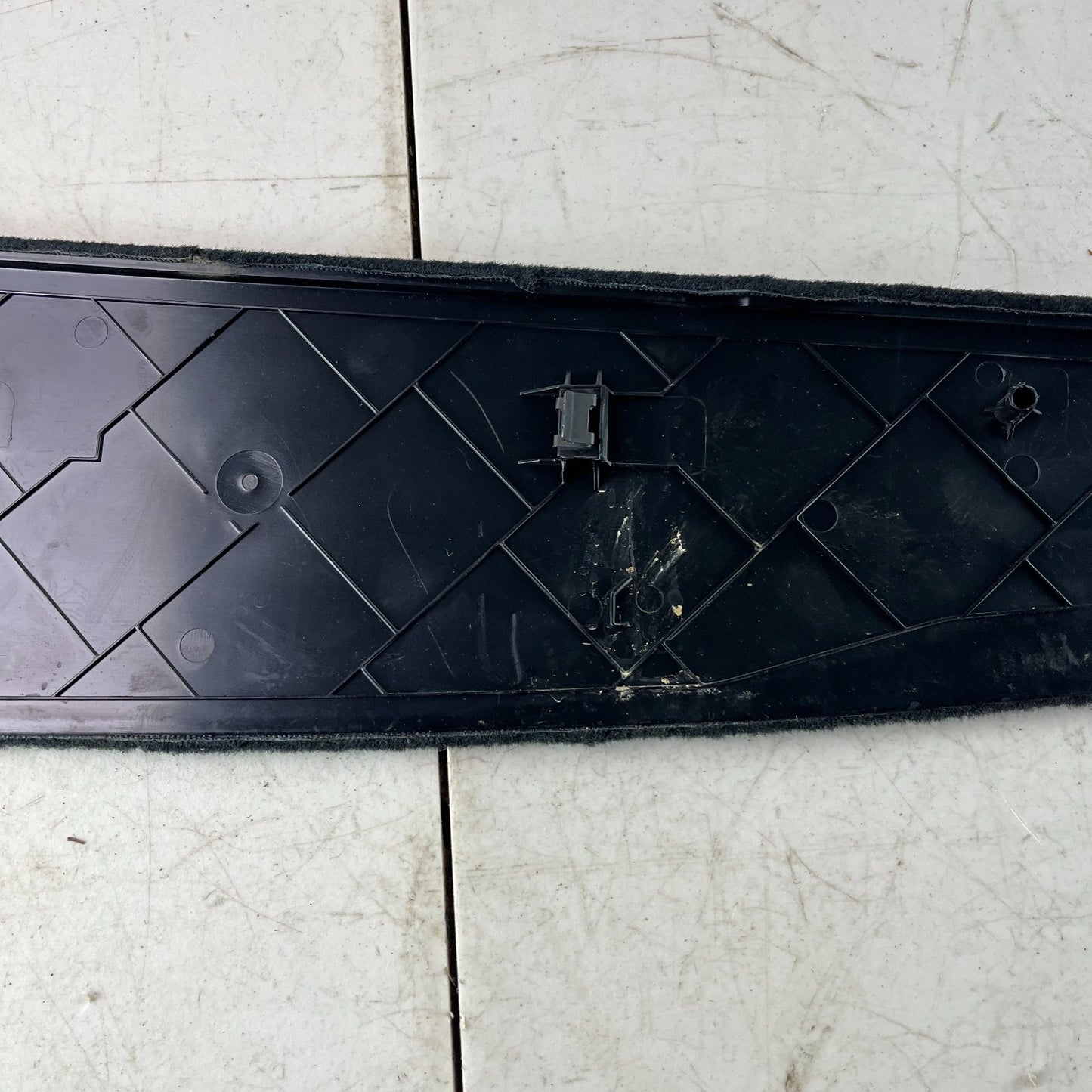 2017 - 2020 MASERATI LEVANTE CENTER CONSOLE LEFT COVER TRIM PANEL 105883895C OEM
