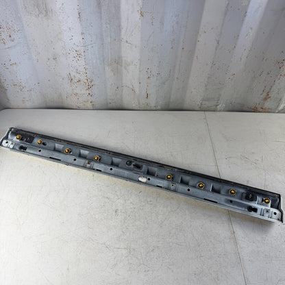 2017-2020 MASERATI LEVANTE FRONT RIGHT EXTERIOR DOOR LOWER MOLDING WHITE OEM