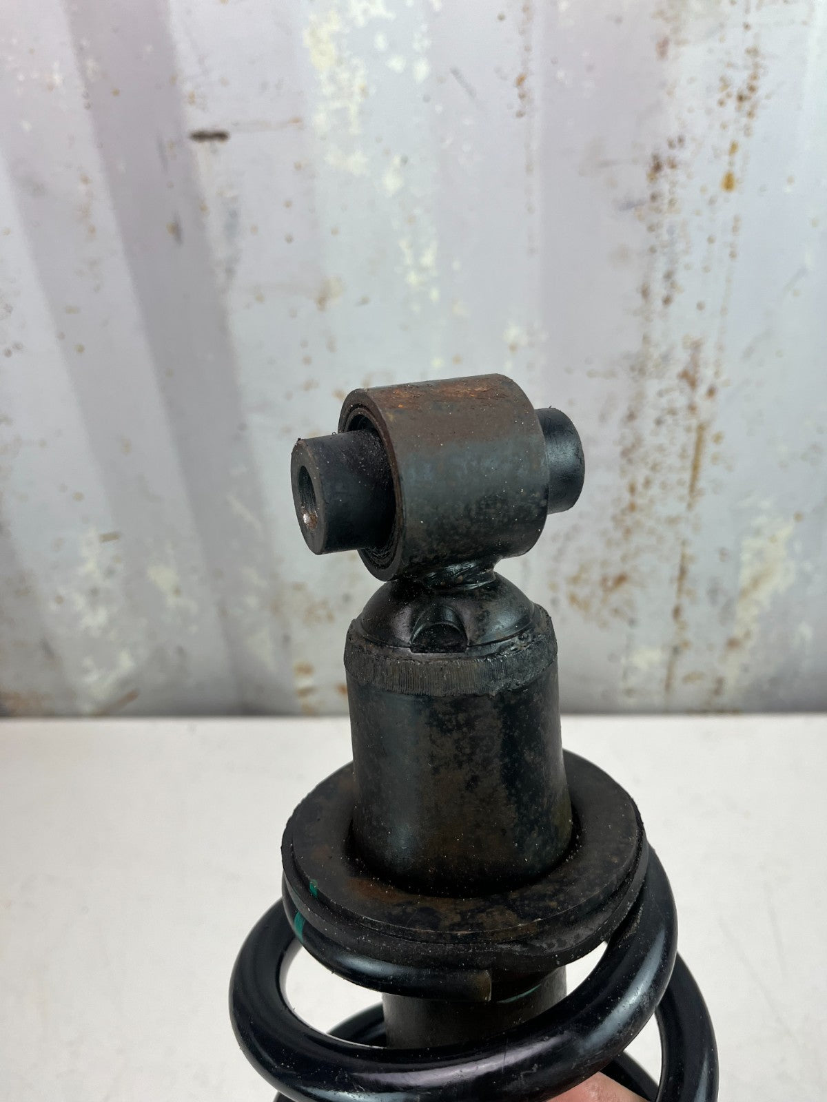 2010-2015 CHEVY CAMARO REAR LEFT SIDE SHOCK STRUT SPRING ABSORBER 92231258 OEM