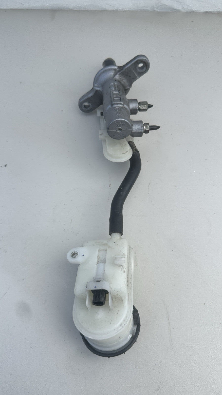 12 - 15 Honda Civic 1.8L Brake Master Cylinder Assembly OEM 46100TR3A01