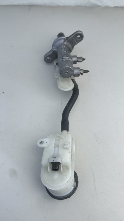 12 - 15 Honda Civic 1.8L Brake Master Cylinder Assembly OEM 46100TR3A01