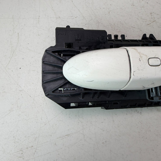 2017-2020 MASERATI LEVANTE FRONT RIGHT PASSENGER EXTERIOR DOOR HANDLE WHITE OEM