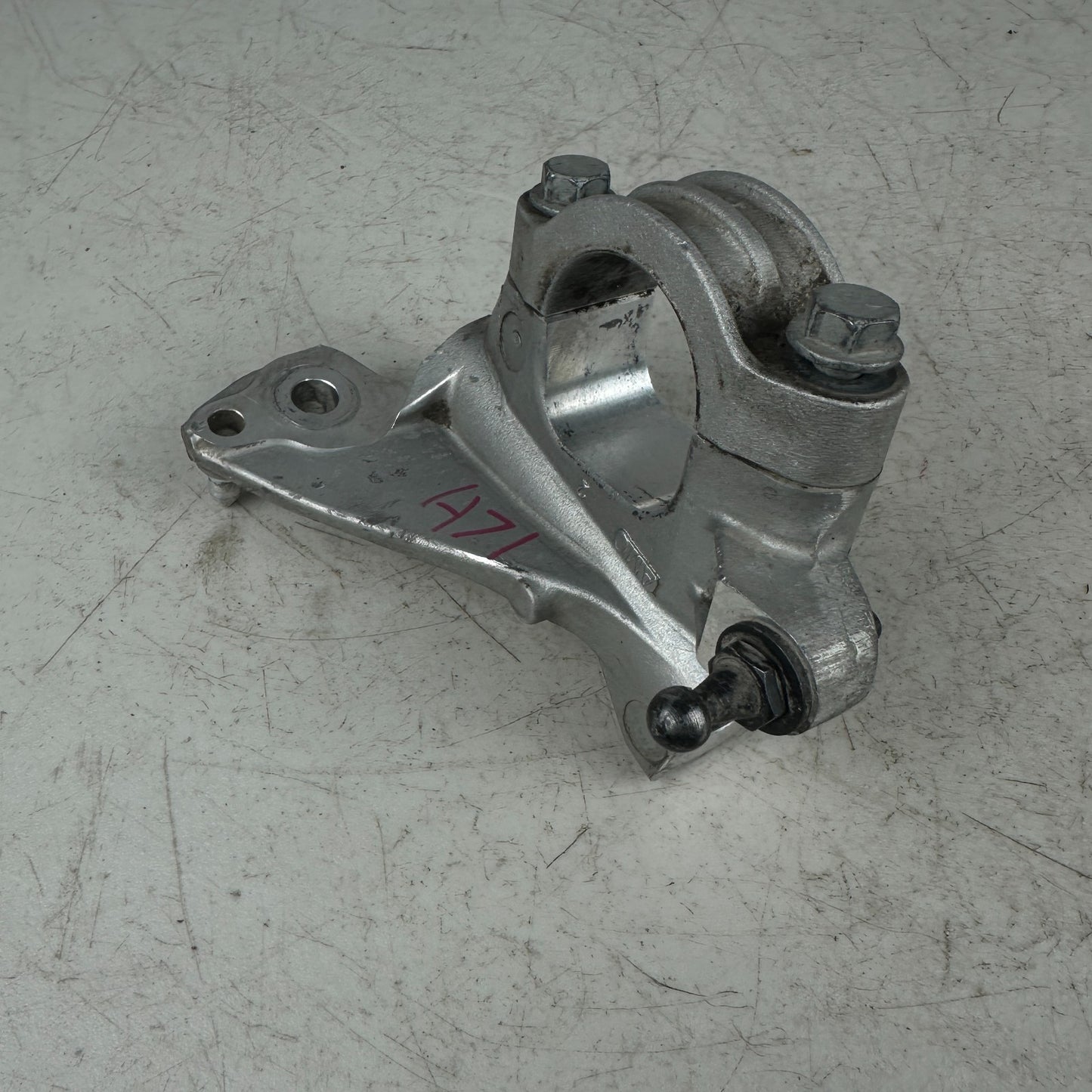 2014-2019 CHEVROLET CORVETTE C7 FRONT RIGHT SIDE STABILIZER SWAY BAR BRACKET OEM