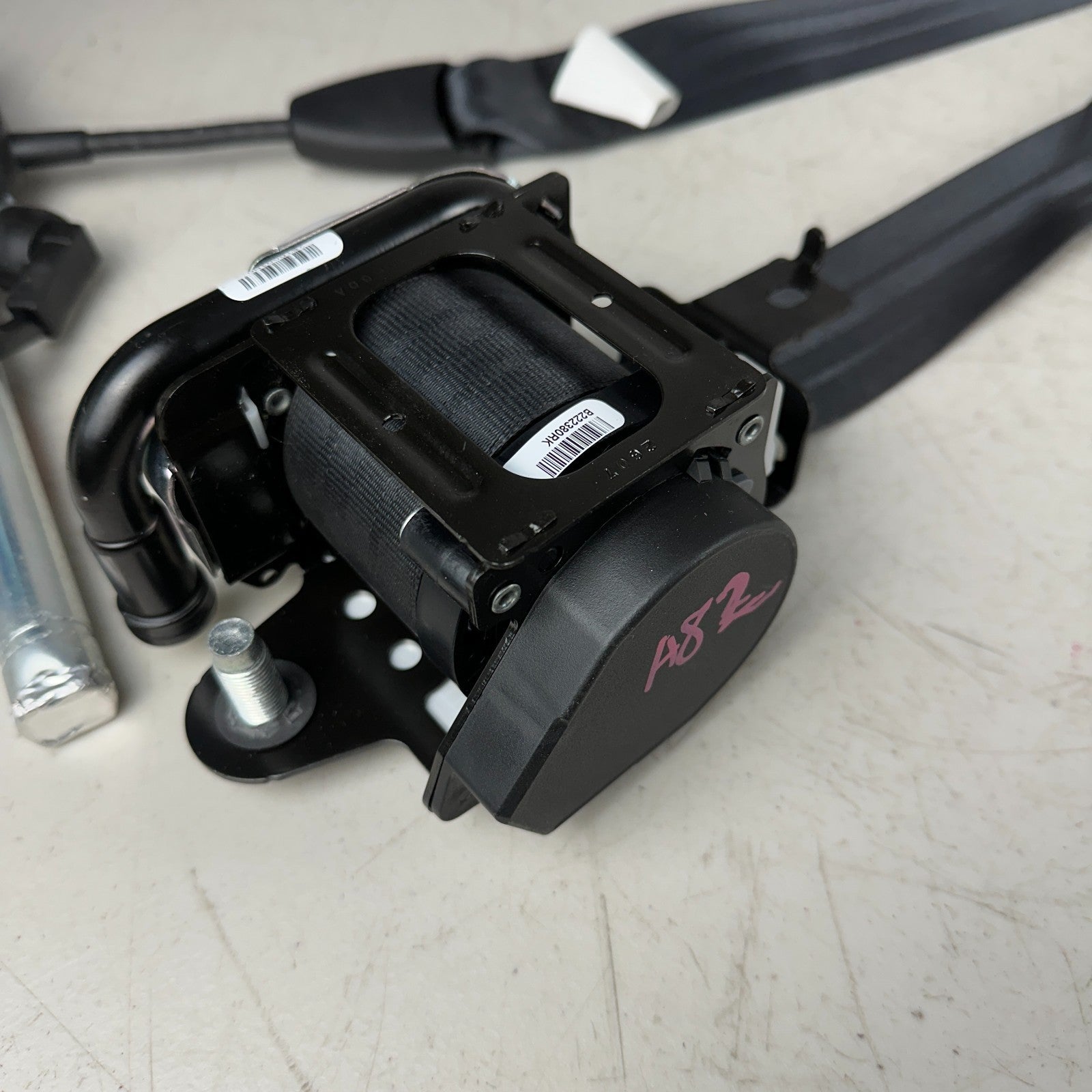 2017-2022 HONDA CR-V CRV FRONT RIGHT SIDE SEATBELT SEAT BELT RETRACTOR BLACK OEM