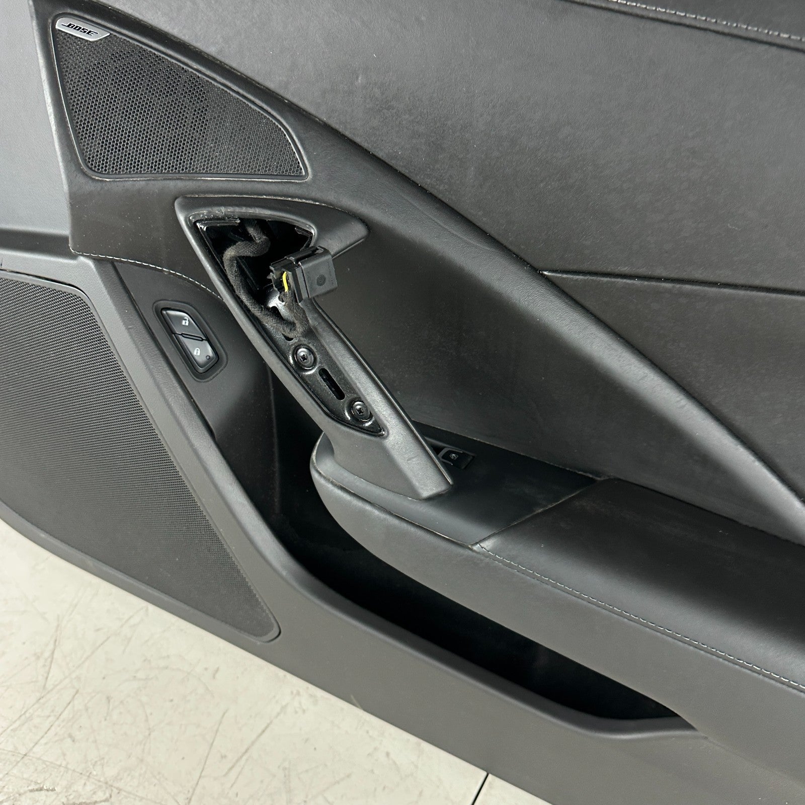 2014-2019 CHEVROLET CORVETTE C7 FRONT RIGHT SIDE INTERIOR DOOR PANEL BLACK OEM