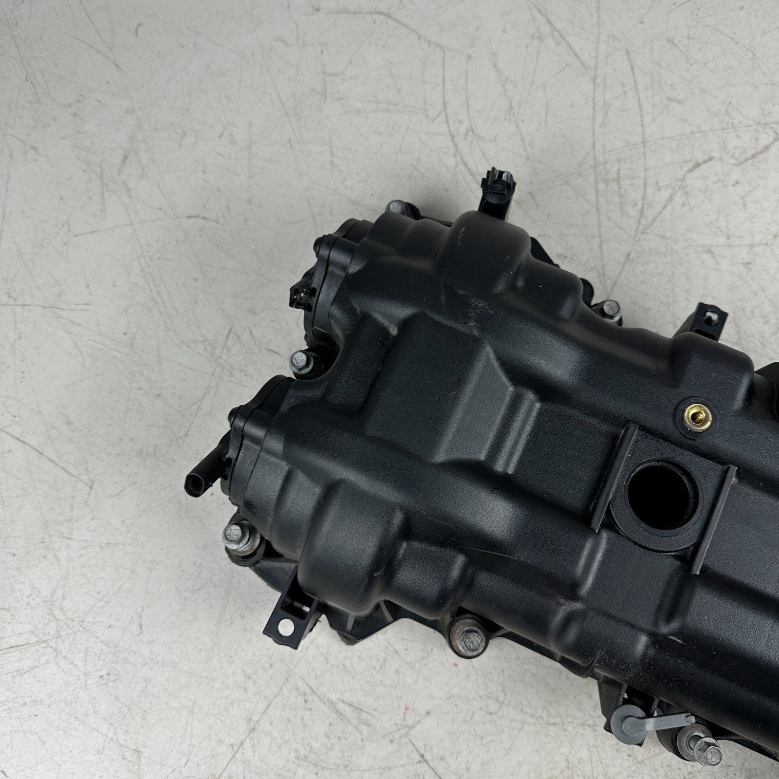 2012-2023 DODGE CHARGER 3.6L V6 RIGHT SIDE ENGINE CYLINDER HEAD VALVE COVER OEM