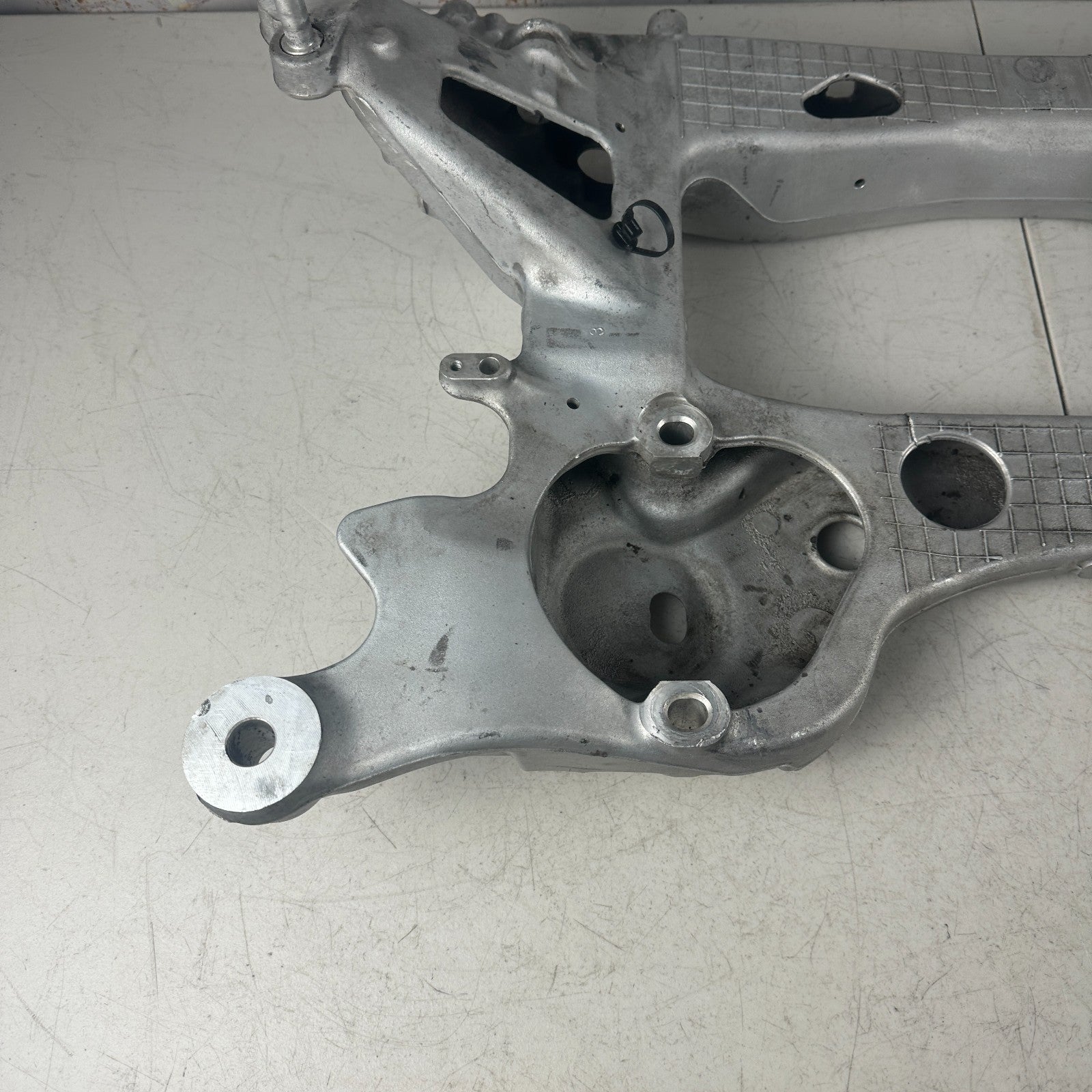 2014-2019 CORVETTE C7 FRONT ENGINE CRADLE SUSPENSION CROSSMEMBER 23314300 OEM