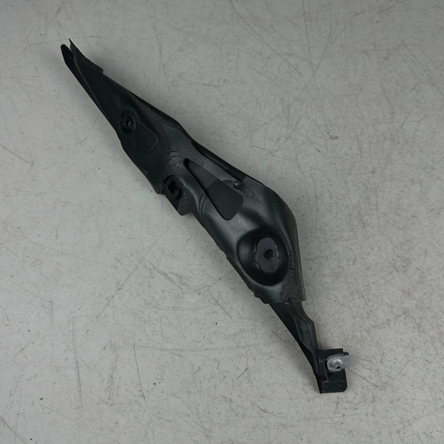 14-19 CORVETTE RIGHT PASSENGER SIDE A-PILLAR WINDSHIELD FRAME LOWER BRACKET OEM