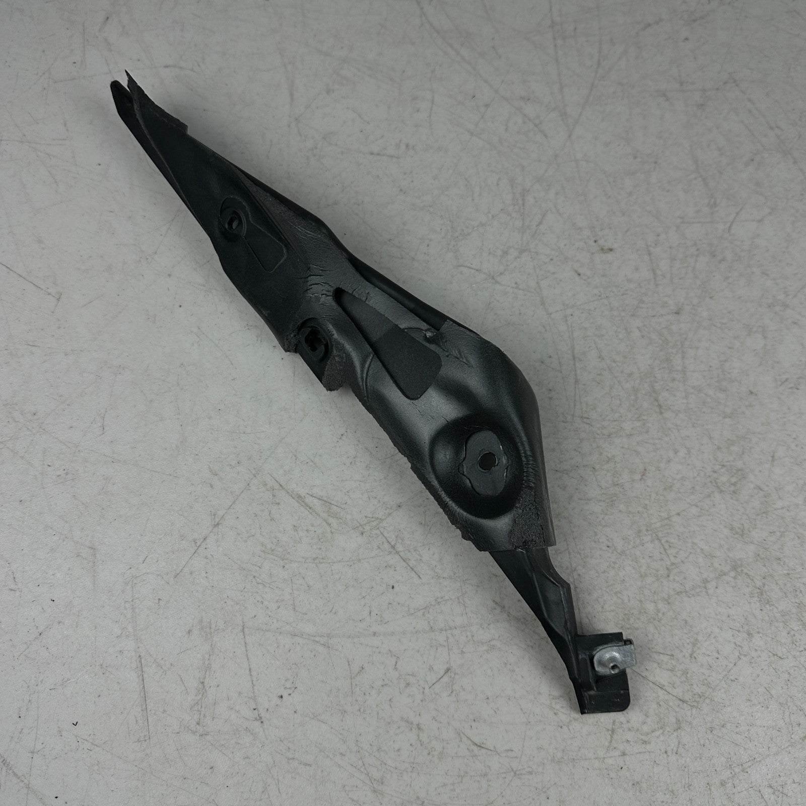 14-19 CORVETTE RIGHT PASSENGER SIDE A-PILLAR WINDSHIELD FRAME LOWER BRACKET OEM