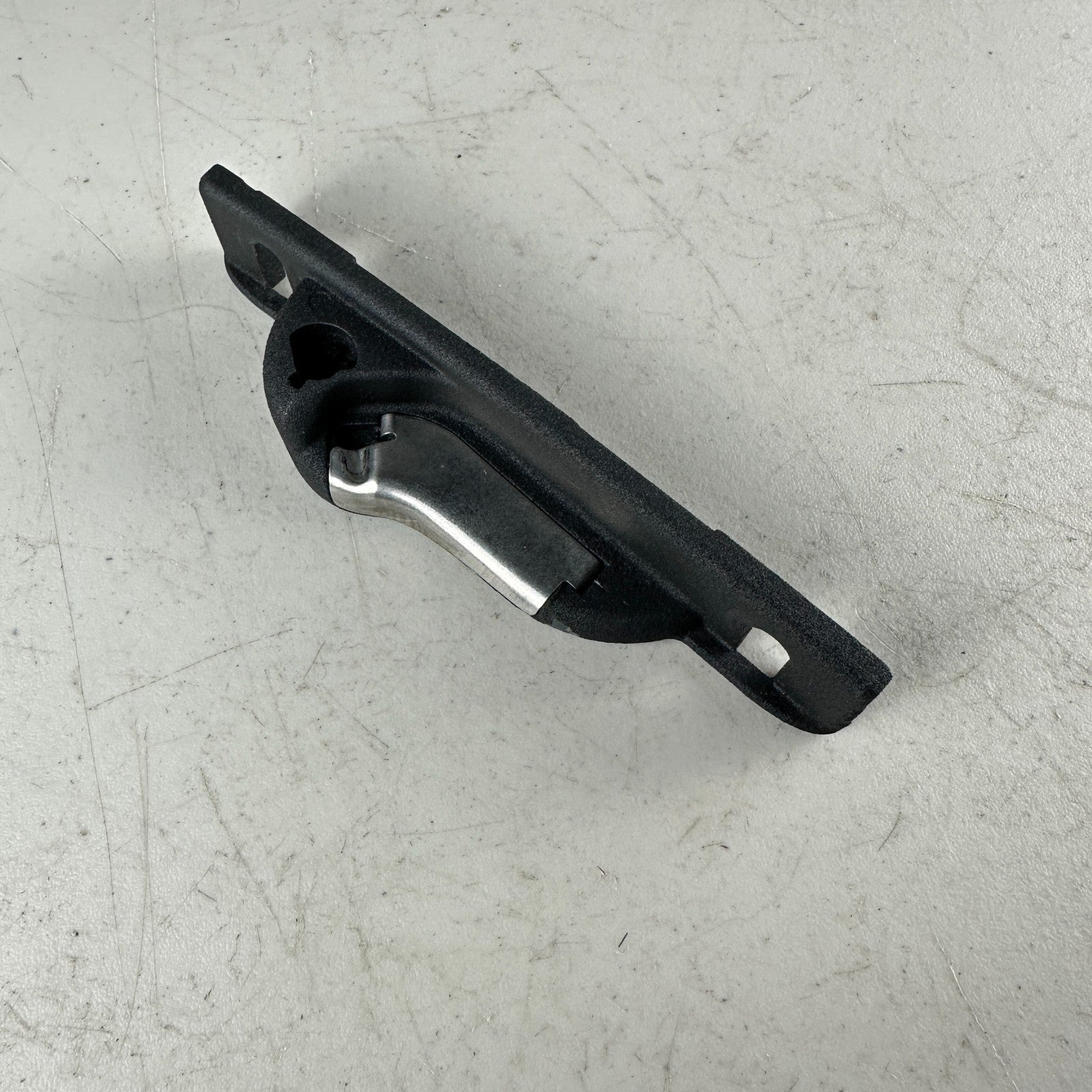 05-13 CHEVROLET CORVETTE FRONT LEFT & RIGHT TOP RAIL FOLDING LATCH STRIKERS OEM