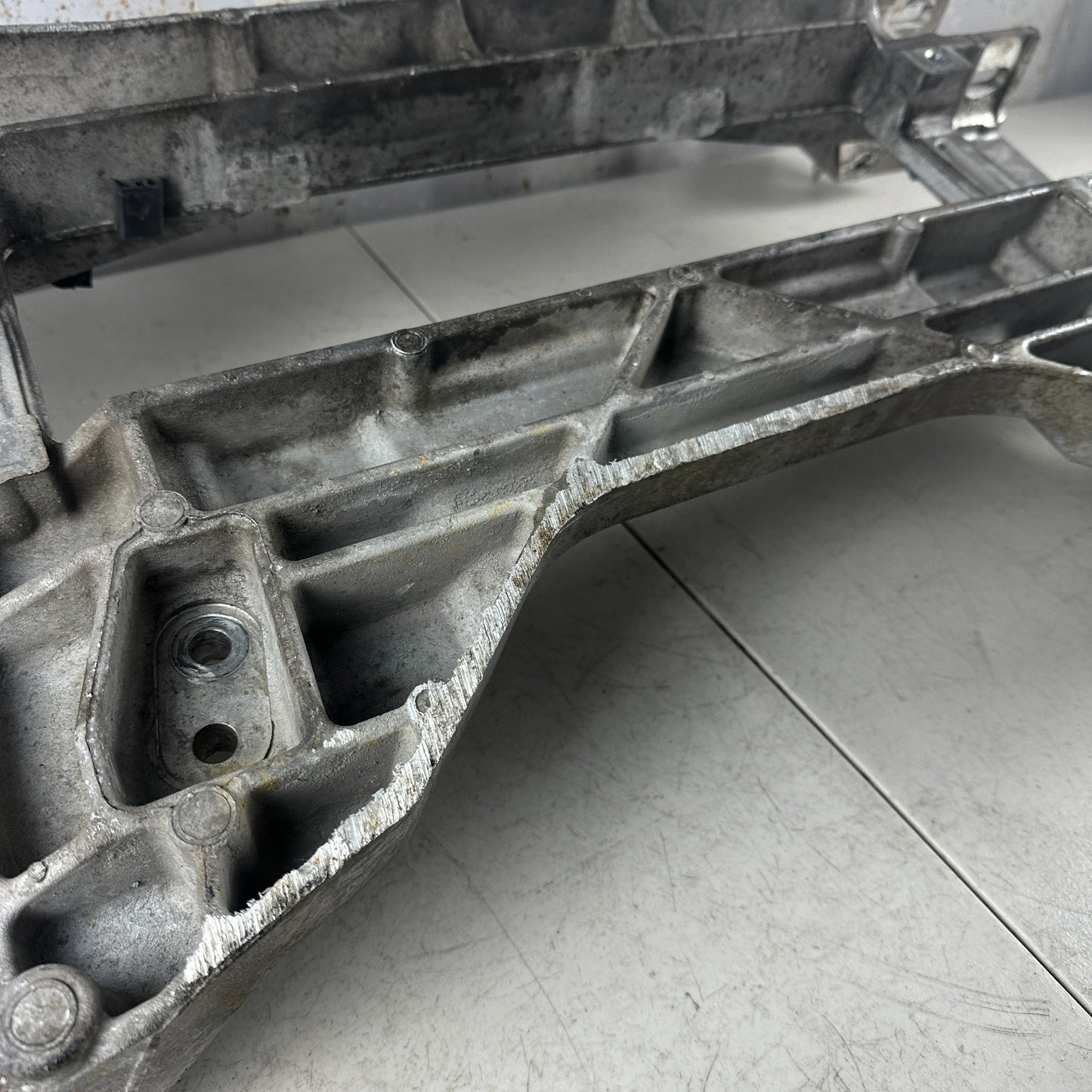 05-13 CHEVROLET CORVETTE C6 FRONT SUSPENSION SUBFRAME CROSSMEMBER CARRIER OEM