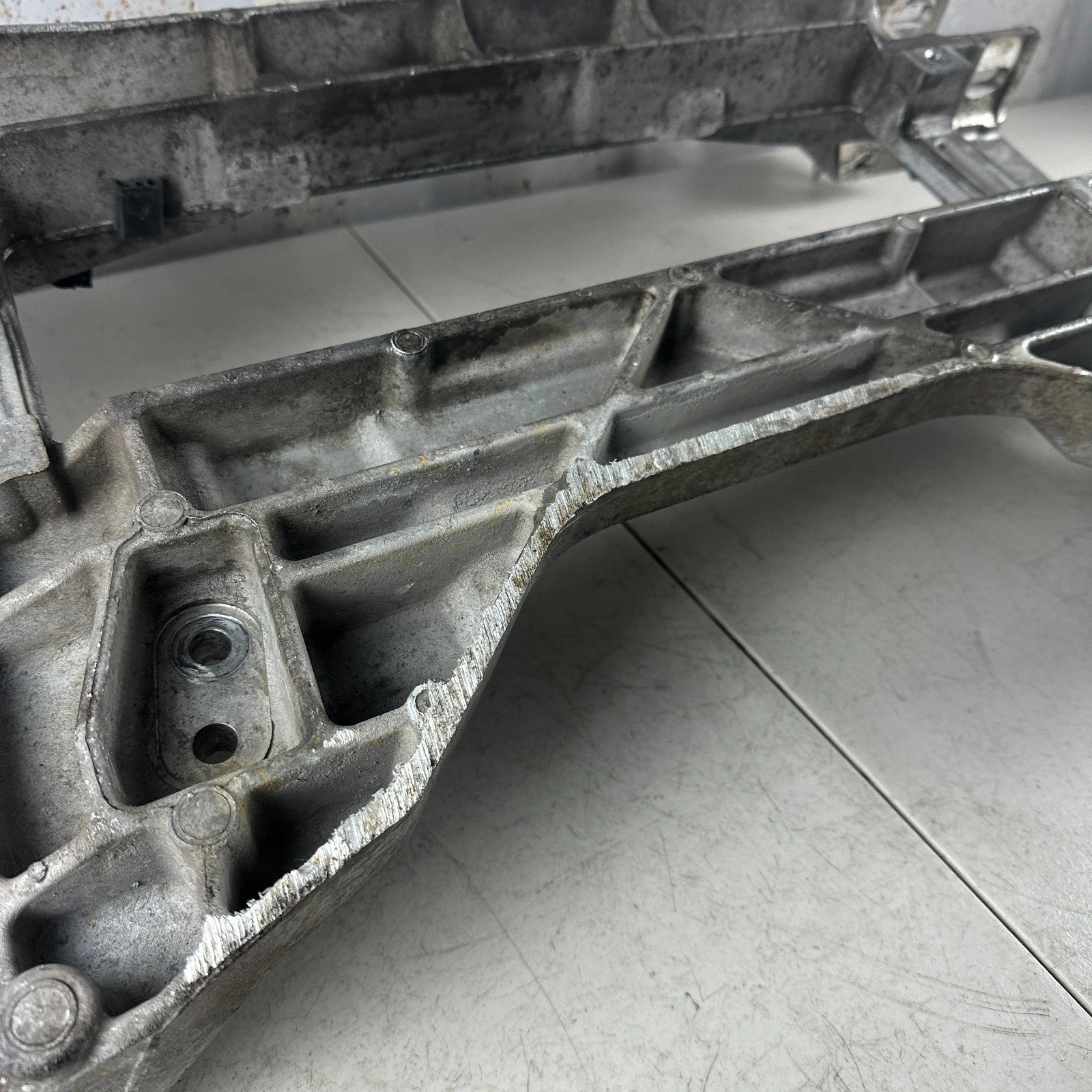 05-13 CHEVROLET CORVETTE C6 FRONT SUSPENSION SUBFRAME CROSSMEMBER CARRIER OEM