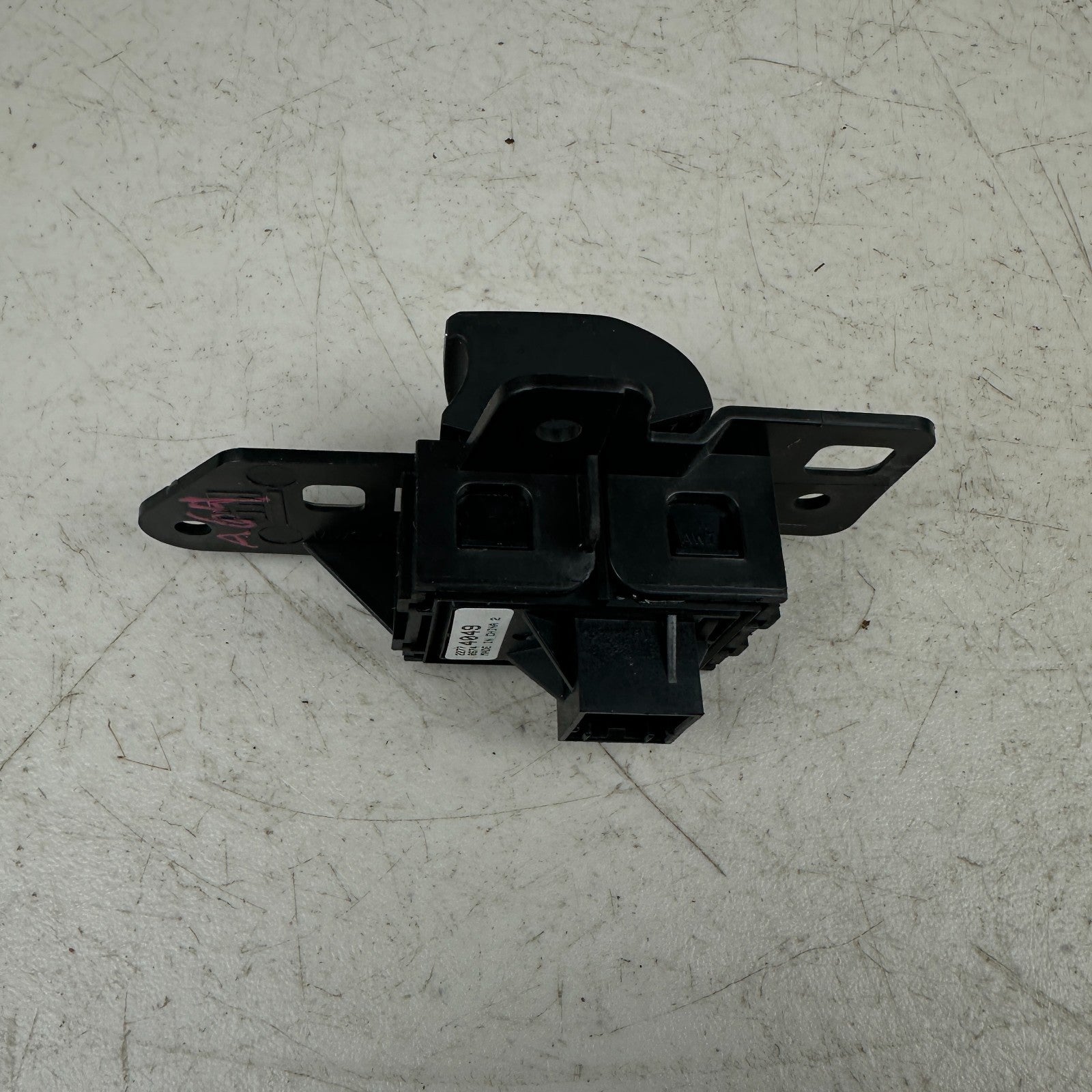 2014 - 2019 CHEVROLET CORVETTE C7 ELECTRONIC PARKING BRAKE CONTROL SWITCH OEM