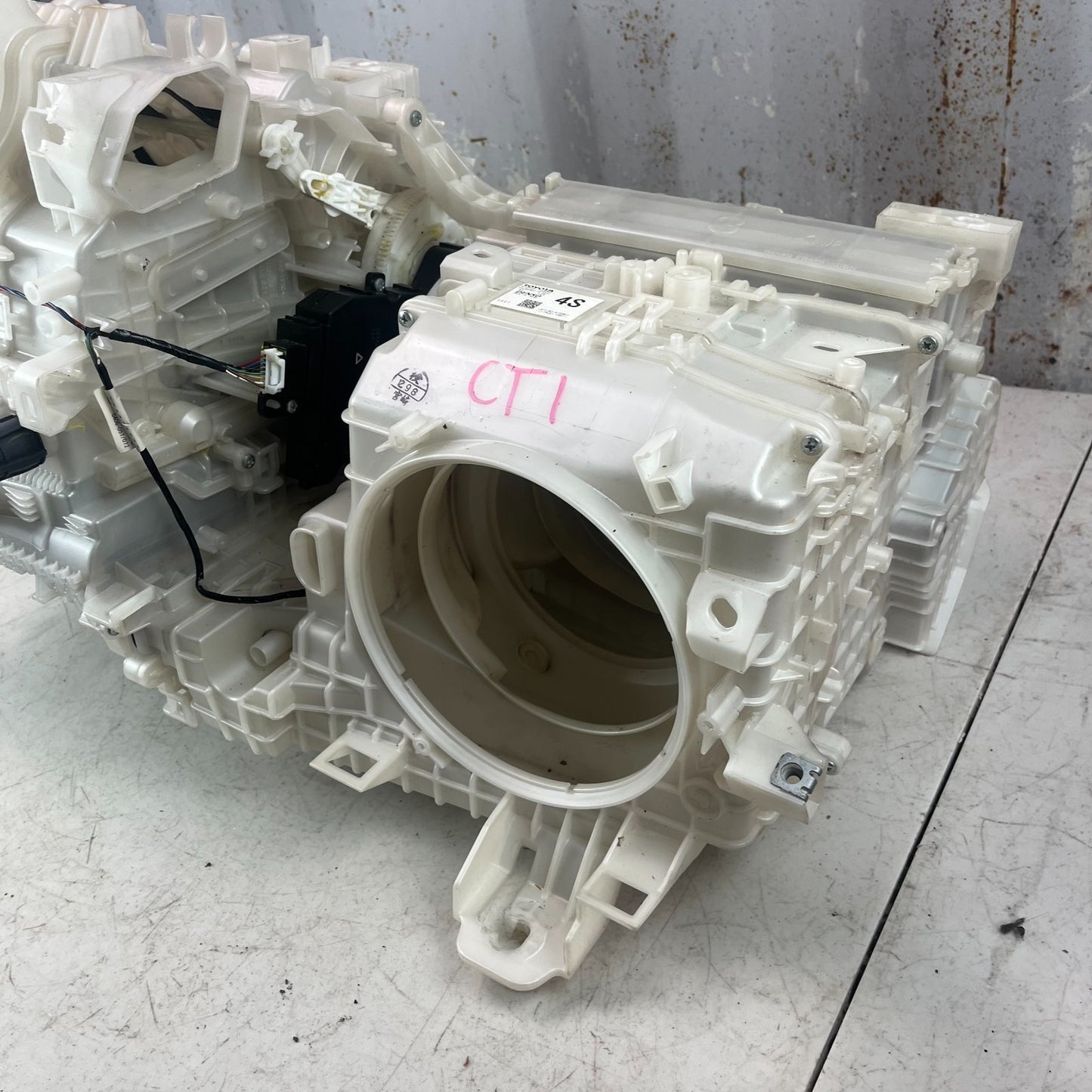 2019-2025 TOYOTA COROLLA HVAC HEATER CORE BLOWER MOTOR HOUSING 87010-12860 OEM