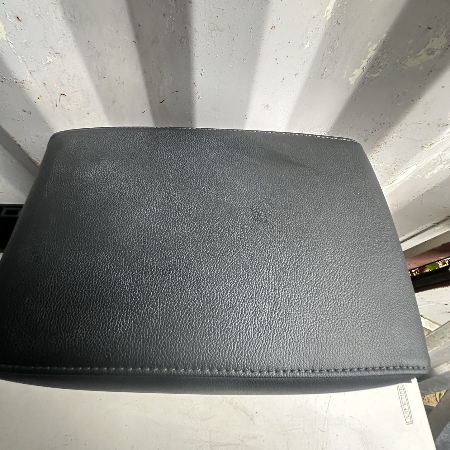 2016-2020 Kia SORENTO Center Console Armrest Lid Storage Assembly