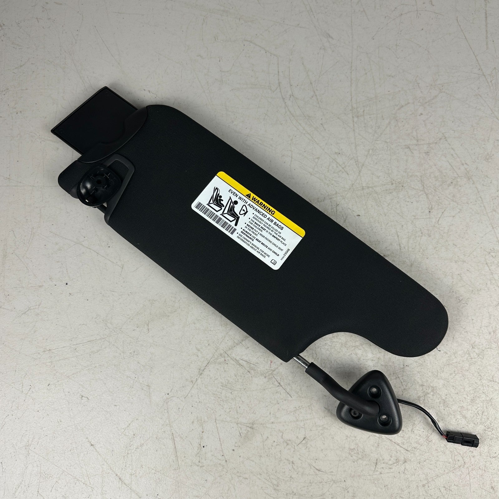 15-23 DODGE CHALLENGER FRONT RIGHT SIDE BLACK SUN VISOR SUNVISOR 55361230AB OEM
