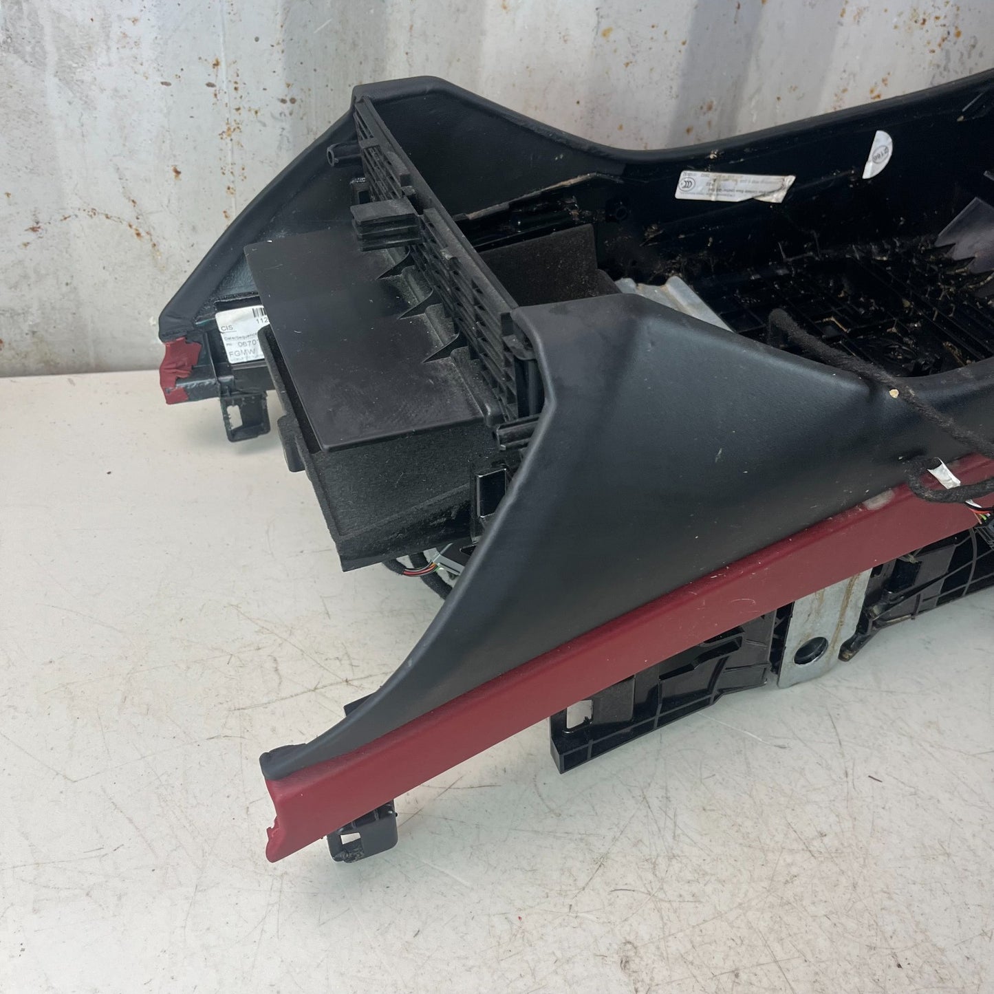 2017-2020 MASERATI LEVANTE CENTER CONSOLE BASE FRAME PANEL W/ ARMREST RED OEM