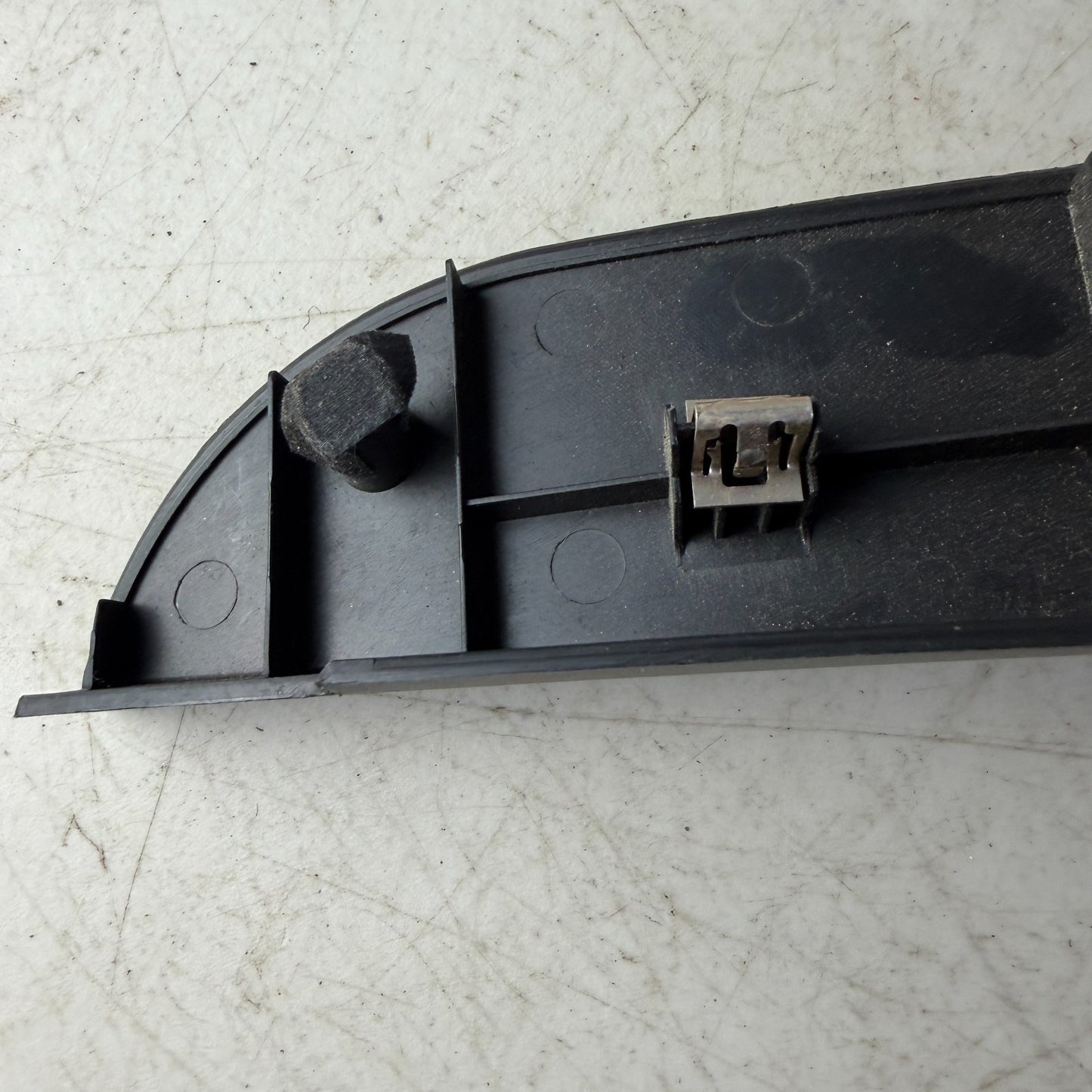 2014-2019 CHEVROLET CORVETTE C7 REAR LIFTGATE DEFOGGER TRIM PANEL AMG12828 OEM