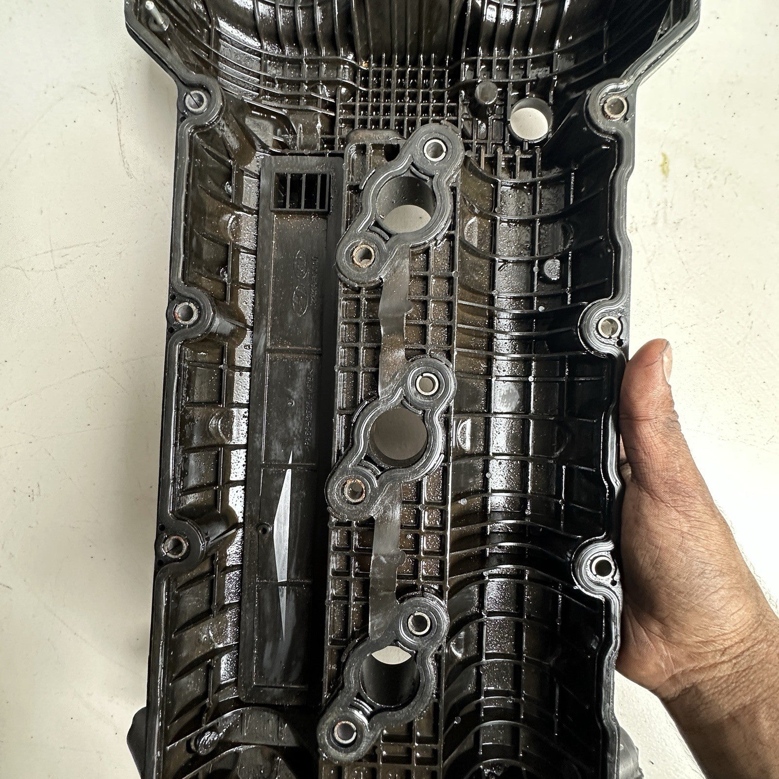 12-14 HYUNDAI GENESIS 3.8L Santa Fe 3.3L RIGHT SIDE VALVE COVER 22420-3CGA0 OEM