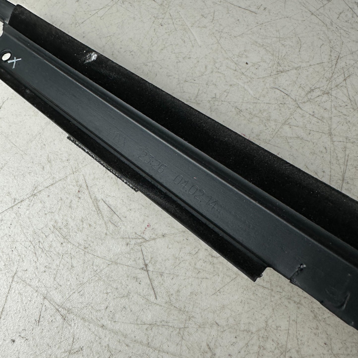 2014-2019 CHEVROLET CORVETTE C7 WINDSHIELD UPPER HEAD TRIM MOLDING COVER OEM