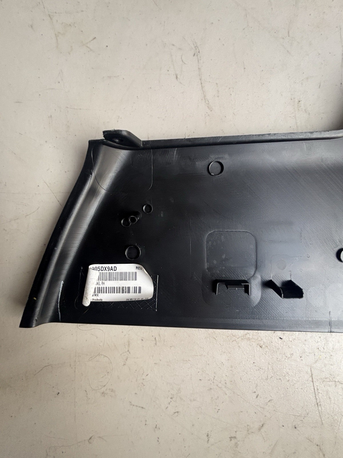 2015-2022 CHRYSLER 300 CENTER CONSOLE RIGHT SIDE COVER PANEL TRIM L0199905 OEM