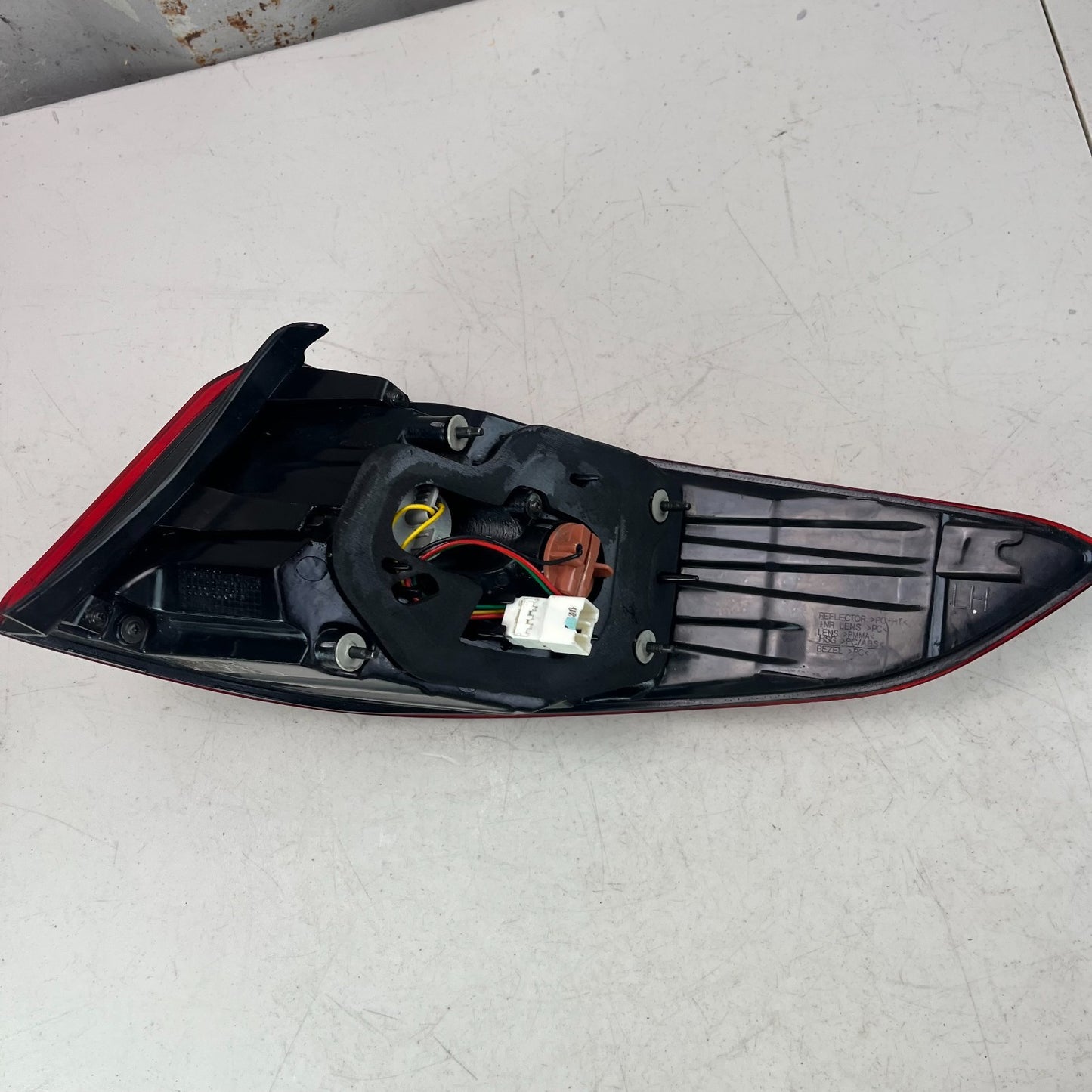 2015-2017 HYUNDAI SONATA REAR LEFT DRIVER OUTER TAIL LIGHT LAMP 92401-C2000 OEM
