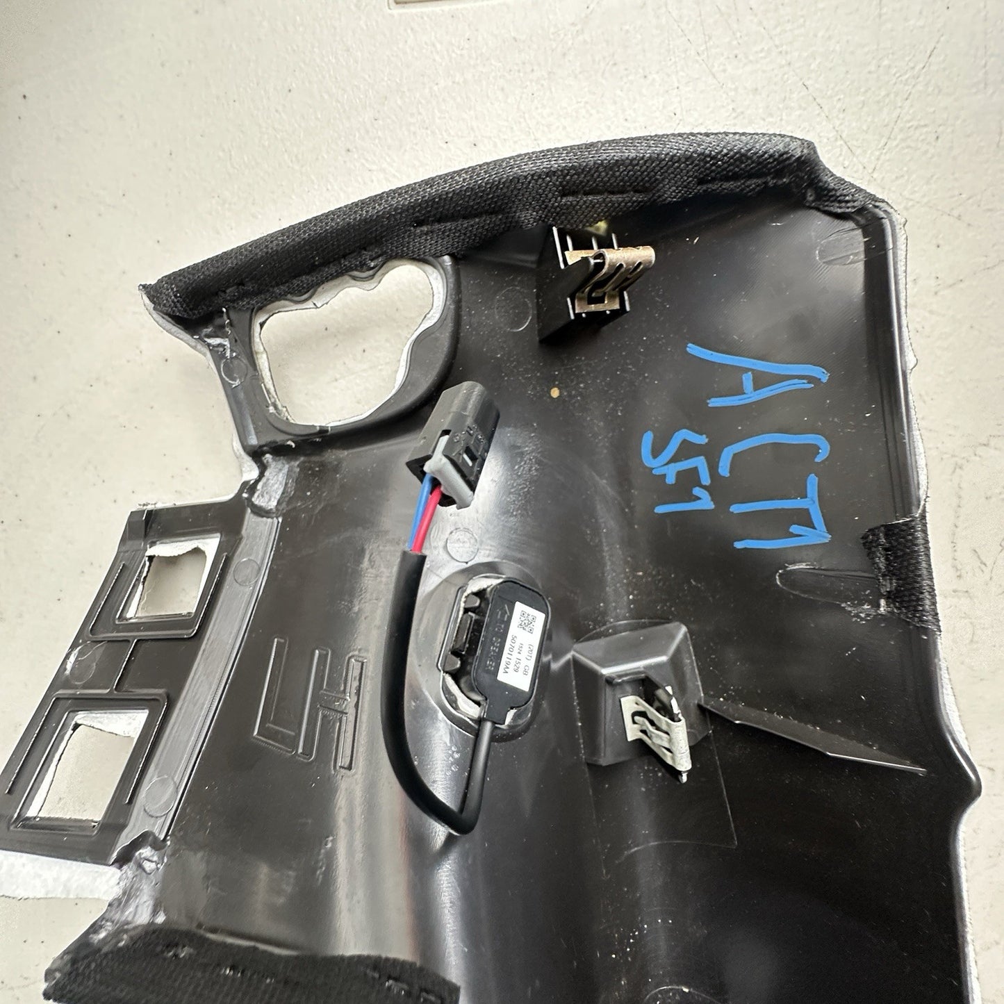 14-19 Chevy Corvette C7 Jet Black LH Windshield Garnish Molding A Pillar
