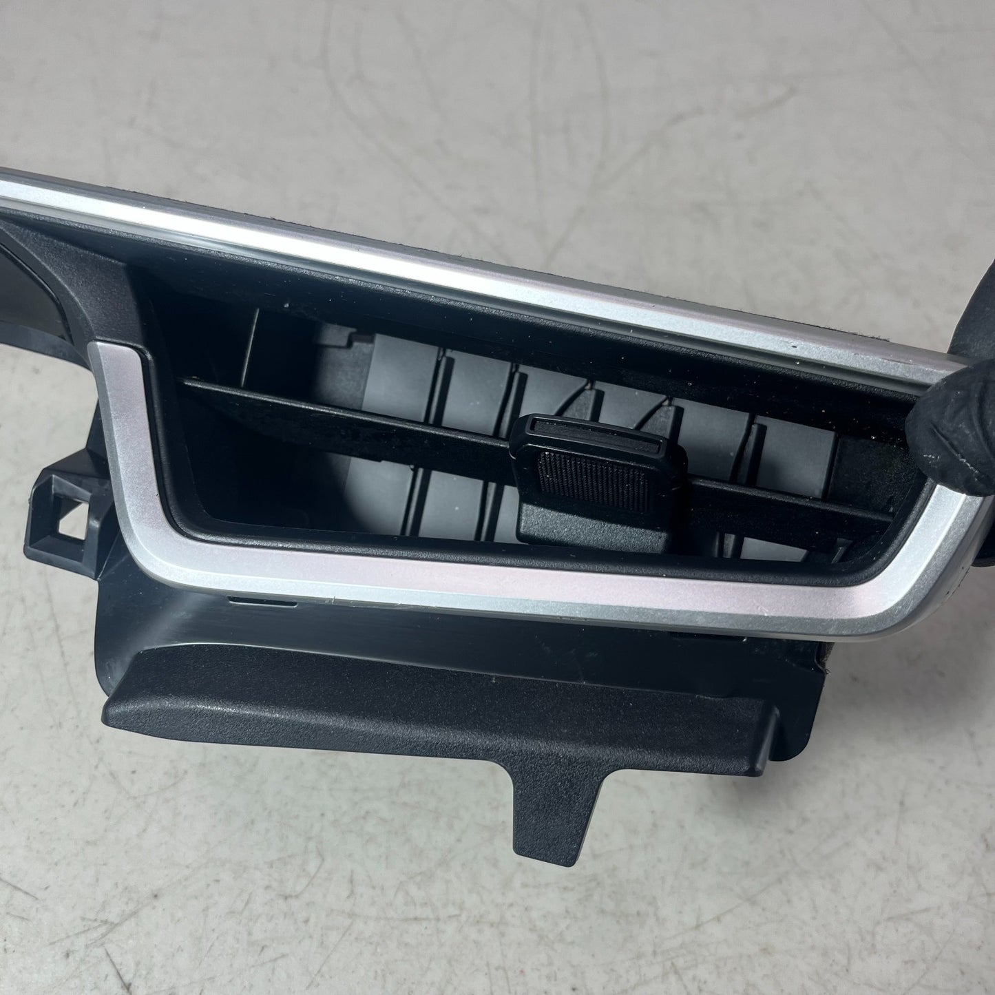 19-25 TOYOTA COROLLA DASH DASHBOARD RIGHT AC AIR VENT GRILLE W/ COVER BEZEL OEM