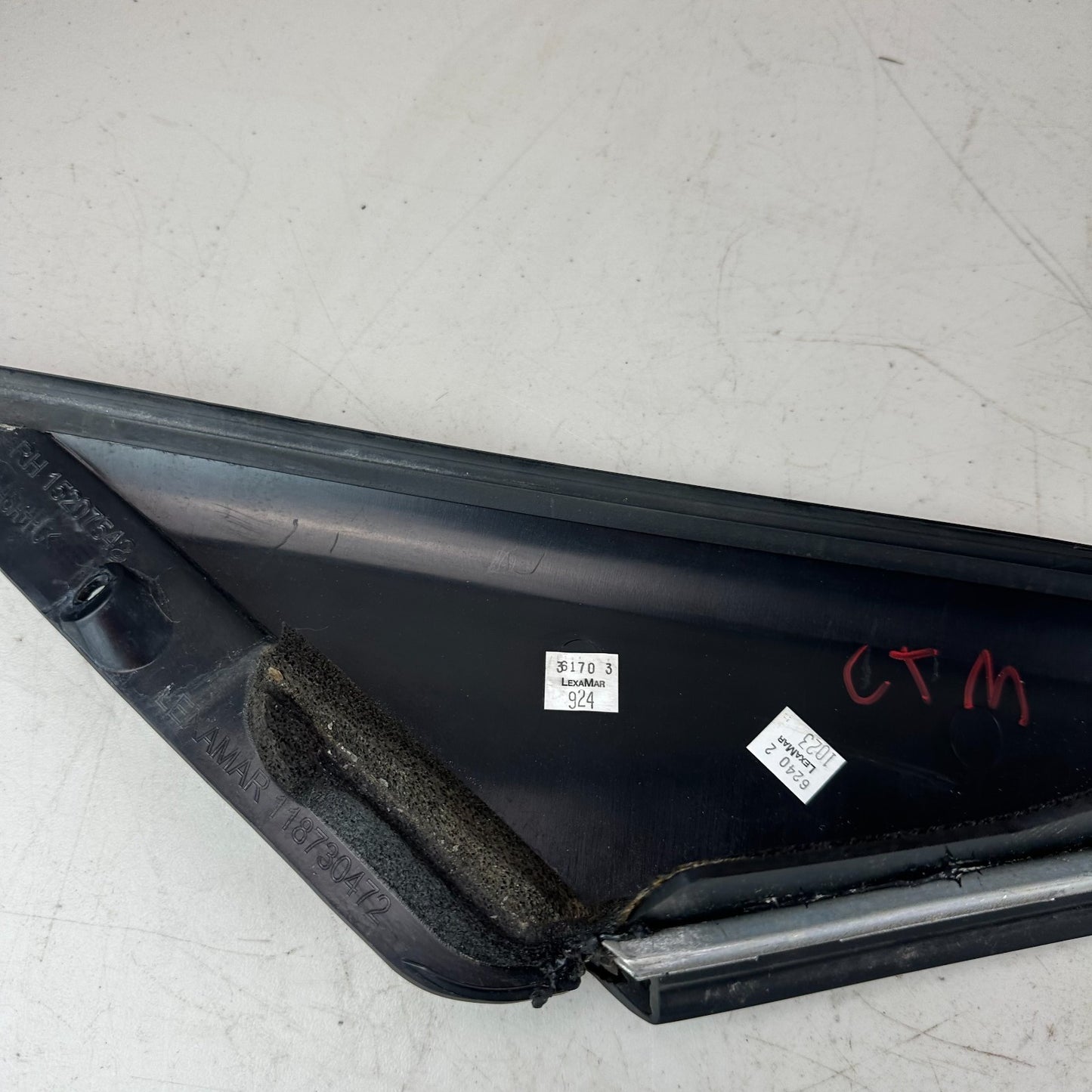 2005-2013 CHEVROLET CORVETTE C6 FRONT RIGHT SIDE DOOR WINDOW FRAME APPLIQUE OEM
