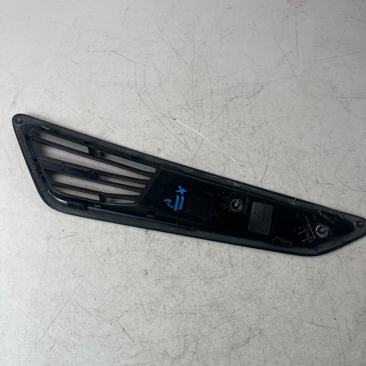 2016-24 CHEVROLET CAMARO FRONT RIGHT SIDE HOOD BONNET SCOOP VENT 23403776 OEM