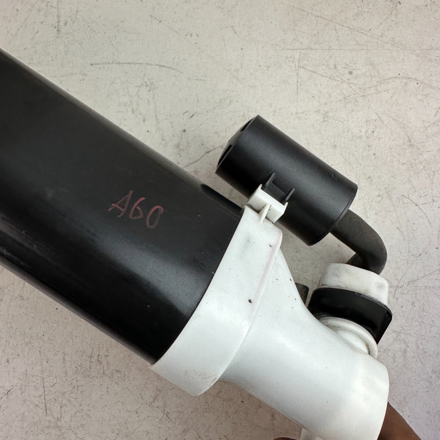 2011-2017 DODGE CHALLENGER FUEL VAPOR CHARCOAL EVAPORATOR CANISTER 68231653AA