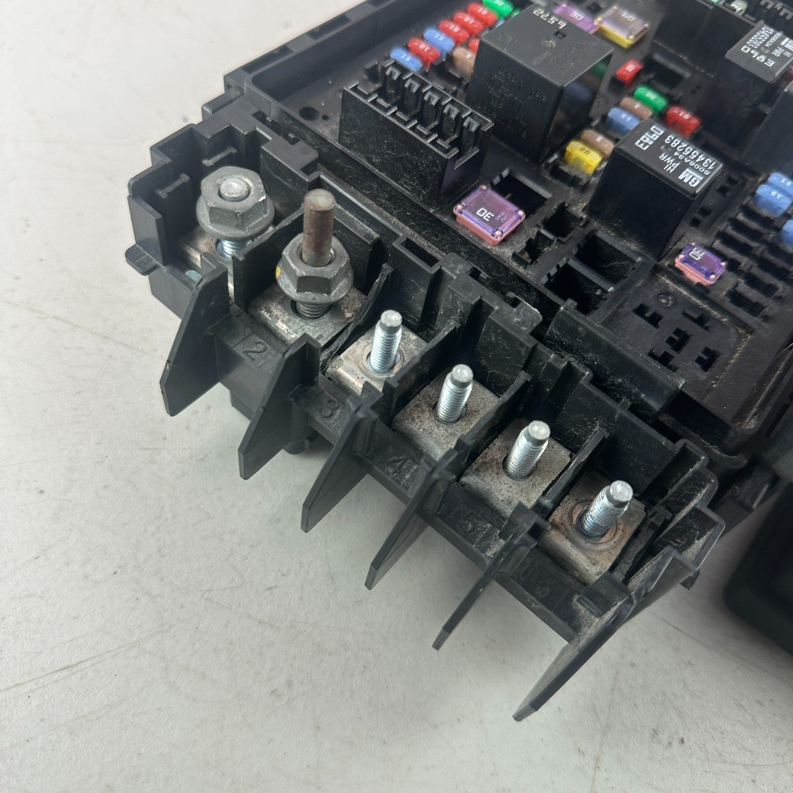2018 CHEVROLET CAMARO ENGINE COMPARTMENT FUSE BOX RELAY BLOCK 84044721 OEM