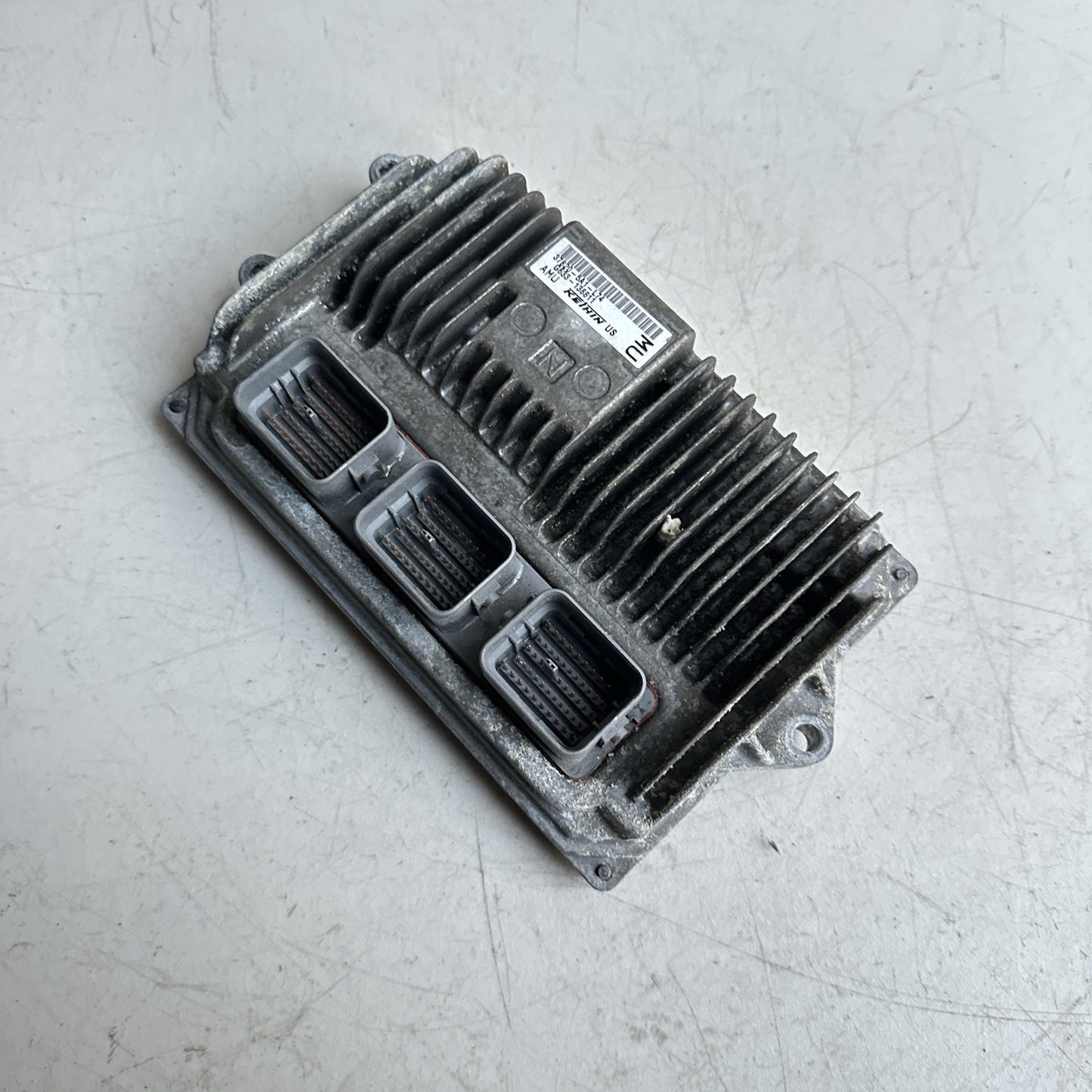 2015 Honda Accord Computer ECM Brainbox ECU OEM 37820- 5A1- L74 USED