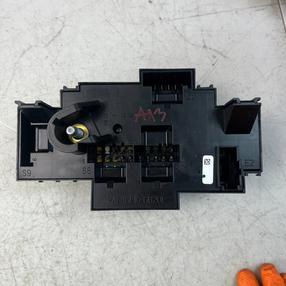 2015-2018 MERCEDES W205 C300 FRONT ENGINE FUSE BOX RELAY MODULE UNIT A2229063202