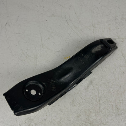 2016-24 CHEVROLET CAMARO REAR RIGHT SIDE CROSSMEMBER MOUNT BRACKET 23227530 OEM