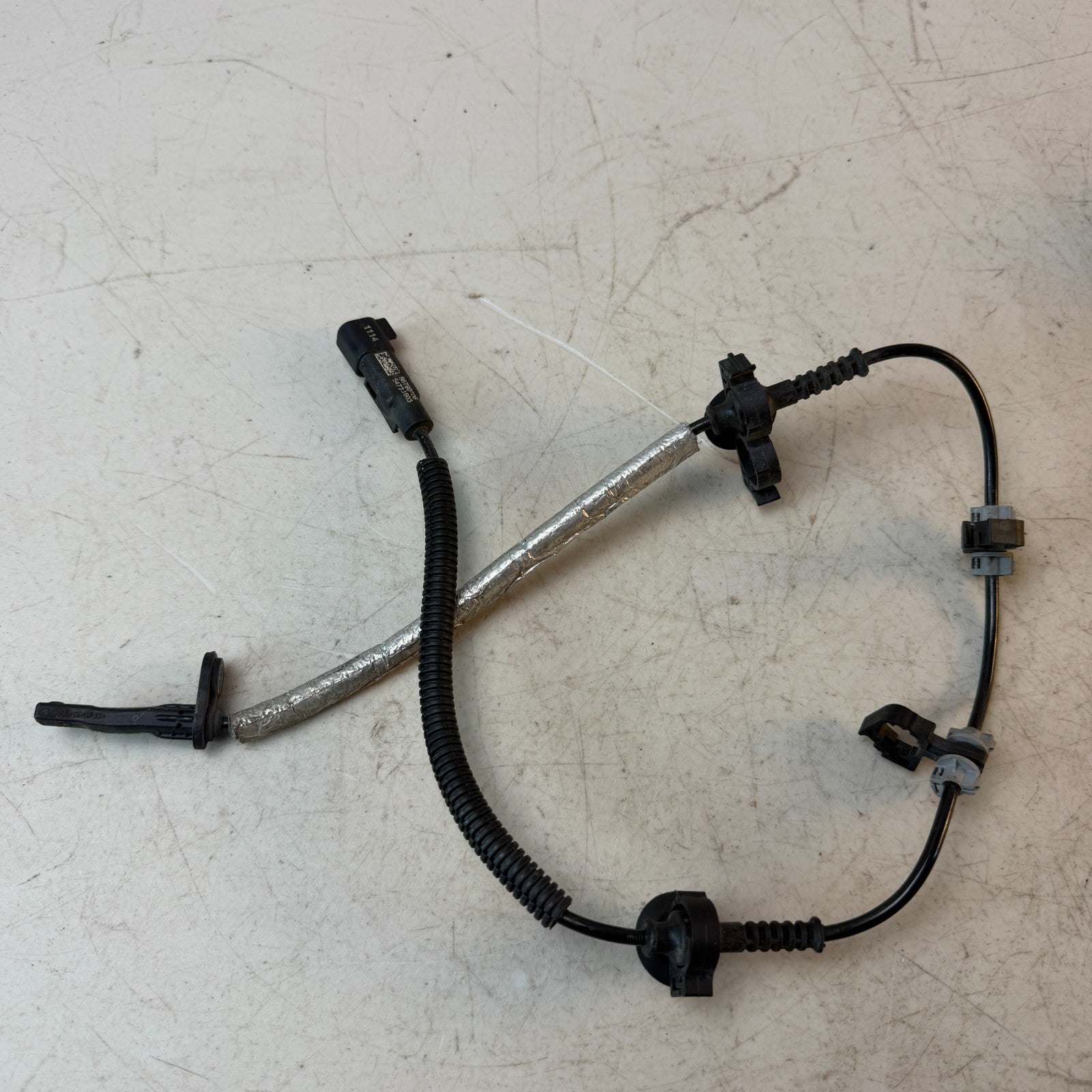 2016-2024 CHEVY CAMARO FRONT LEFT / RIGHT ABS WHEEL SPEED SENSOR 86790706 OEM