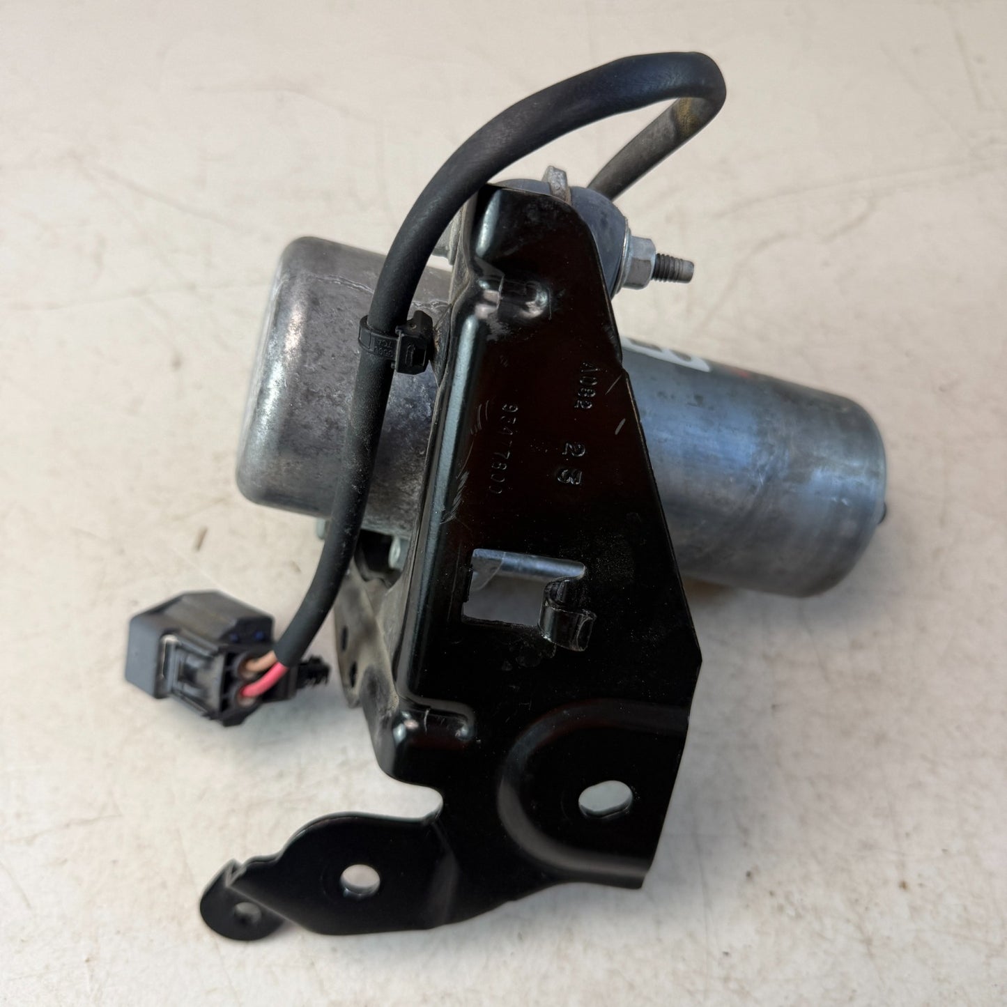 2016-2024 CHEVROLET CAMARO ZL1 POWER BRAKE BOOSTER VACUUM AIR PUMP 84488713 OEM