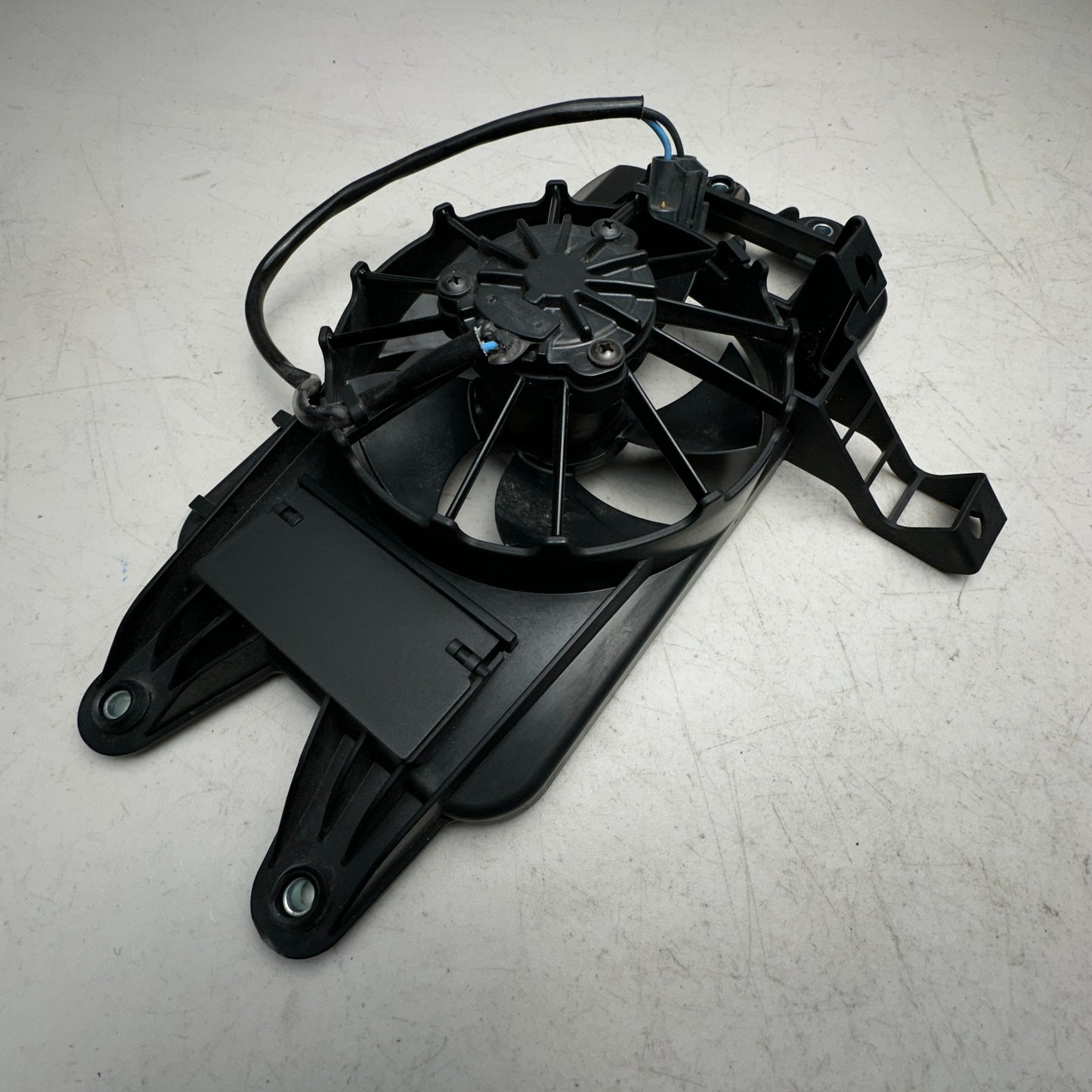 14-19 CHEVROLET CORVETTE AUTOMATIC TRANSMISSION COOLING FAN SHROUD ASSEMBLY OEM