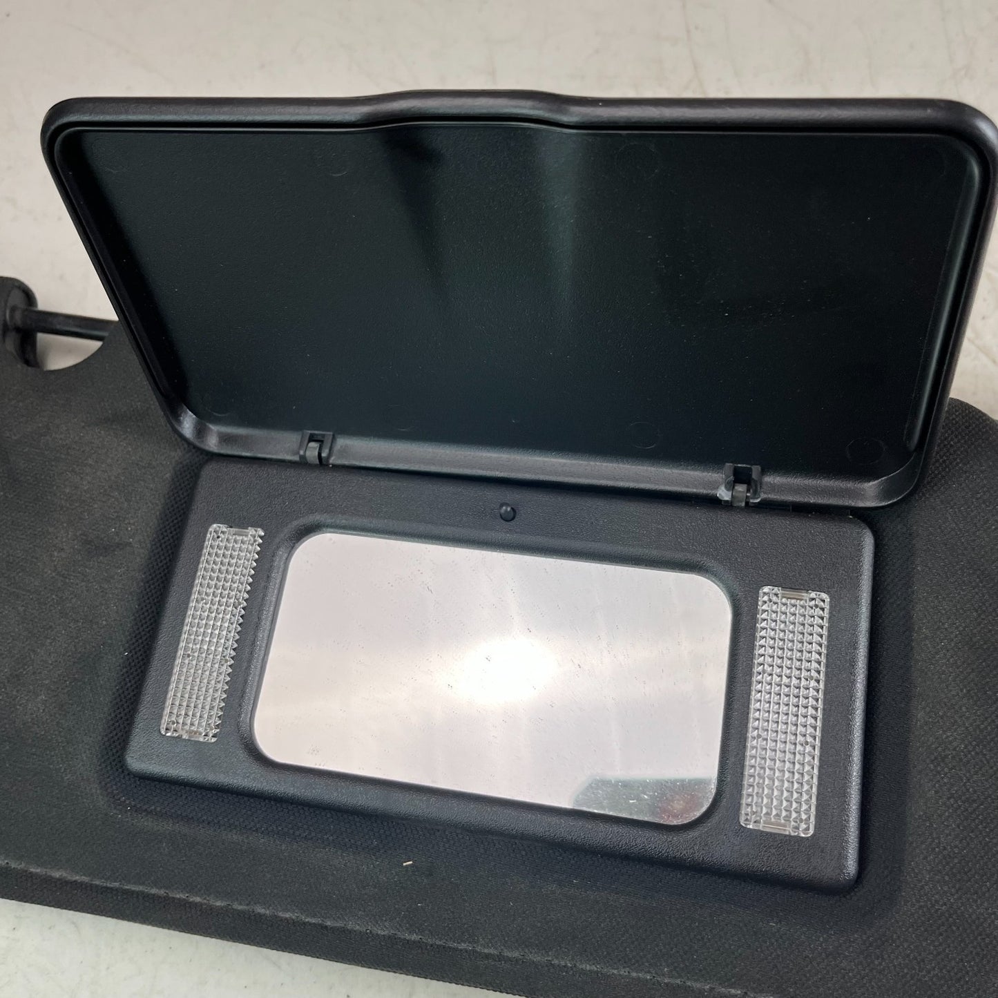 2005-2013 CHEVROLET CORVETTE FRONT RIGHT PASSENGER SUNVISOR SUN VISOR BLACK OEM