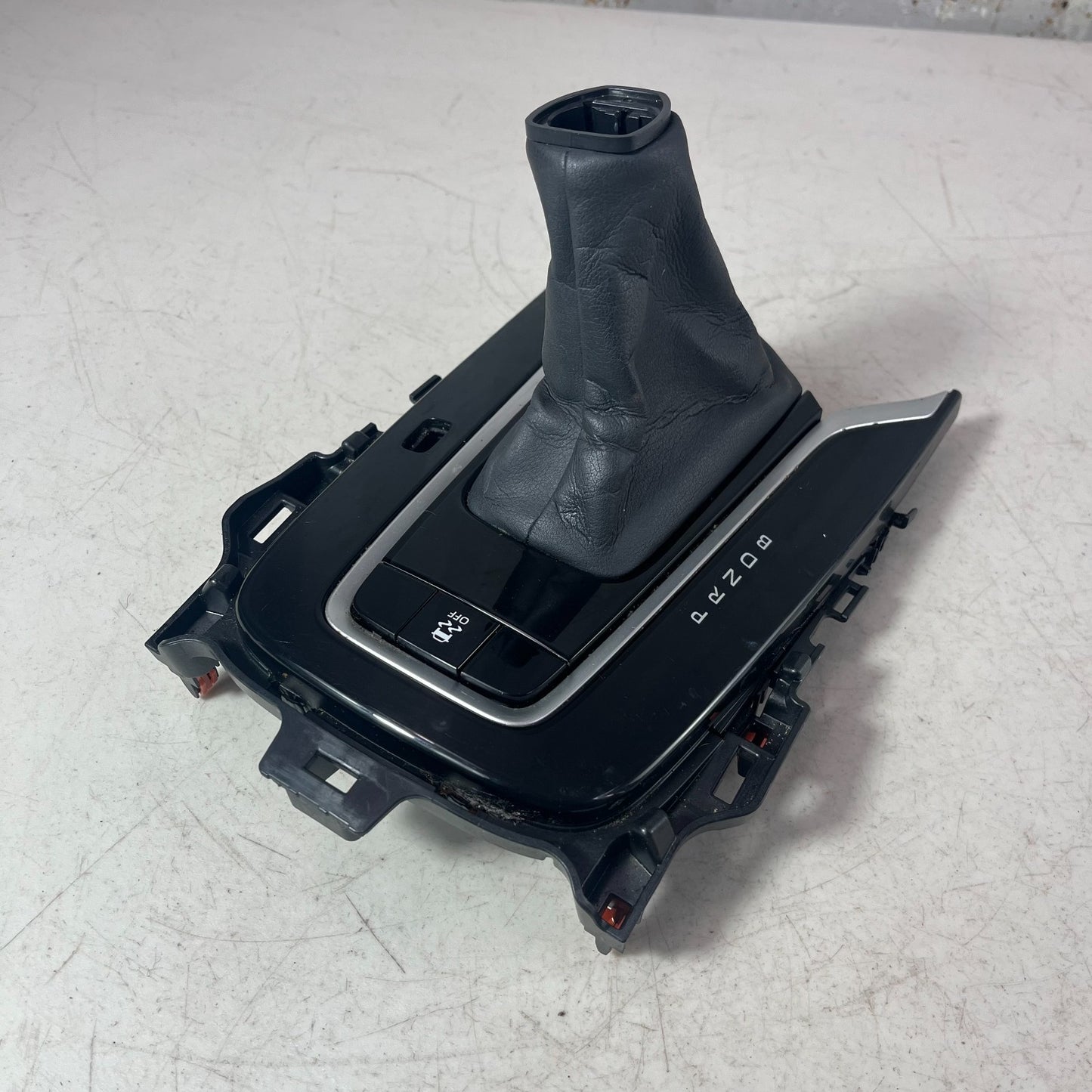 2019-2025 TOYOTA COROLLA AUTOMATIC GEAR SHIFTER SELECTOR ASSY W/ KNOB 76L499-LH
