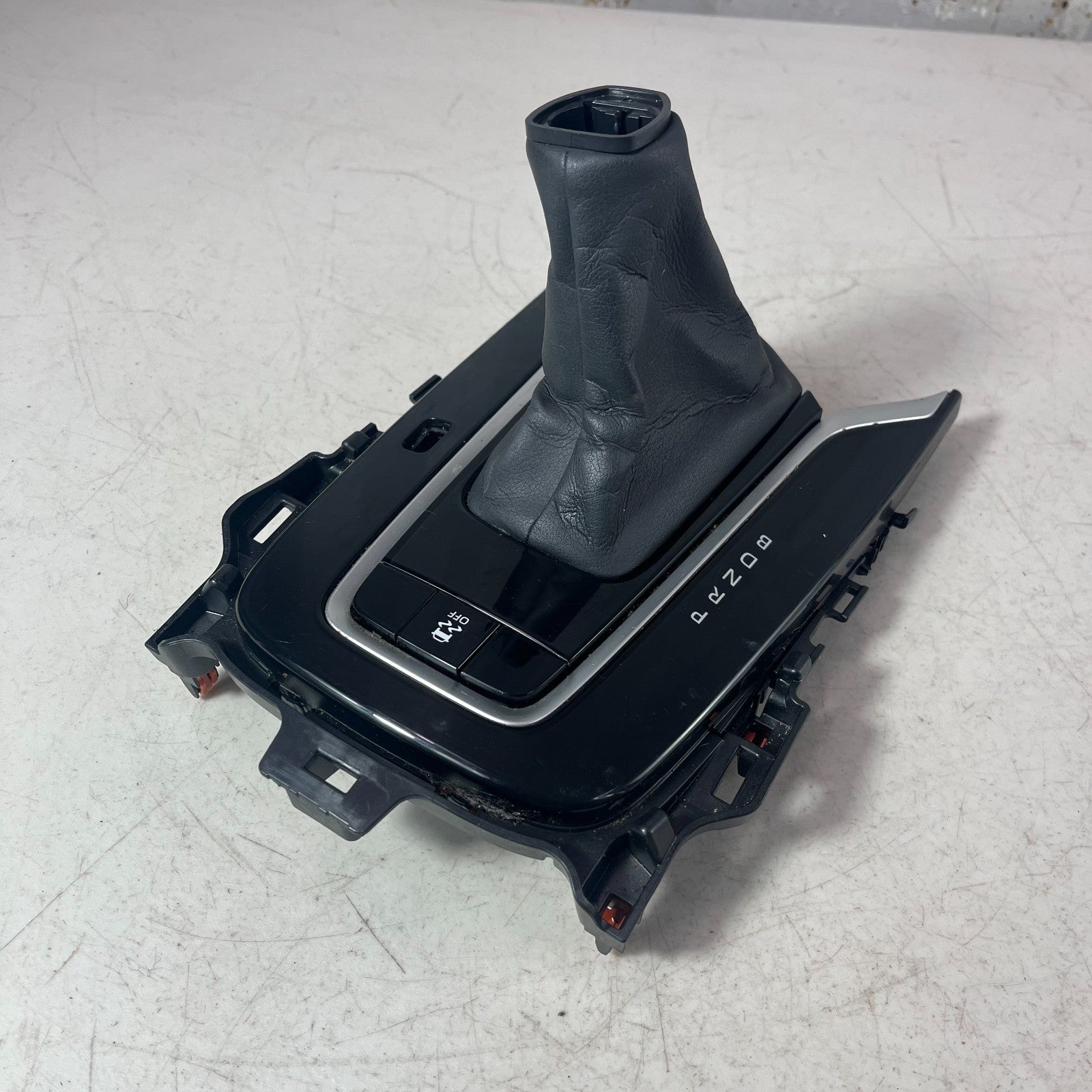 2019-2025 TOYOTA COROLLA AUTOMATIC GEAR SHIFTER SELECTOR ASSY W/ KNOB 76L499-LH