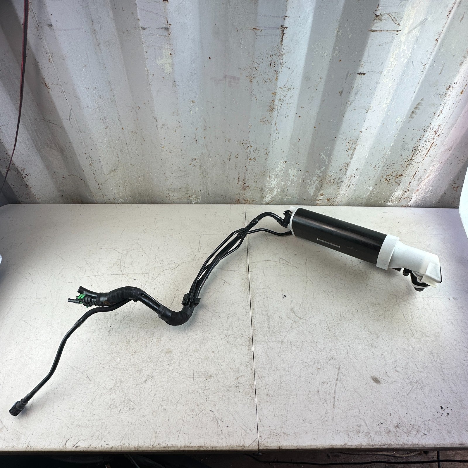 2011-2017 DODGE CHALLENGER FUEL VAPOR CHARCOAL EVAPORATOR CANISTER 68231653AA