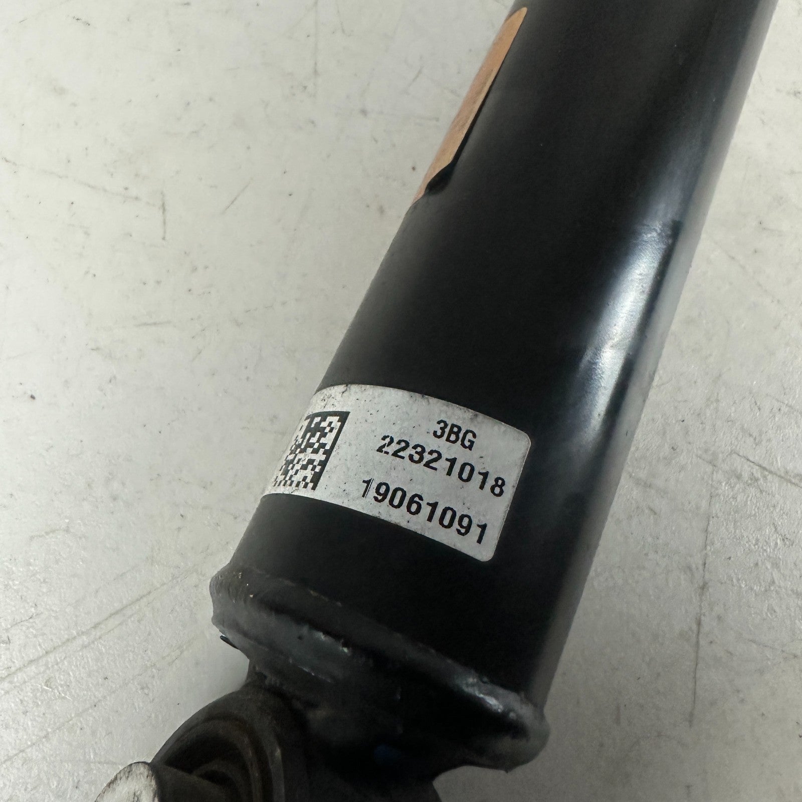 2017-2023 CHEVROLET CAMARO REAR RIGHT SIDE SUSPENSION SHOCK STRUT ABSORBER OEM