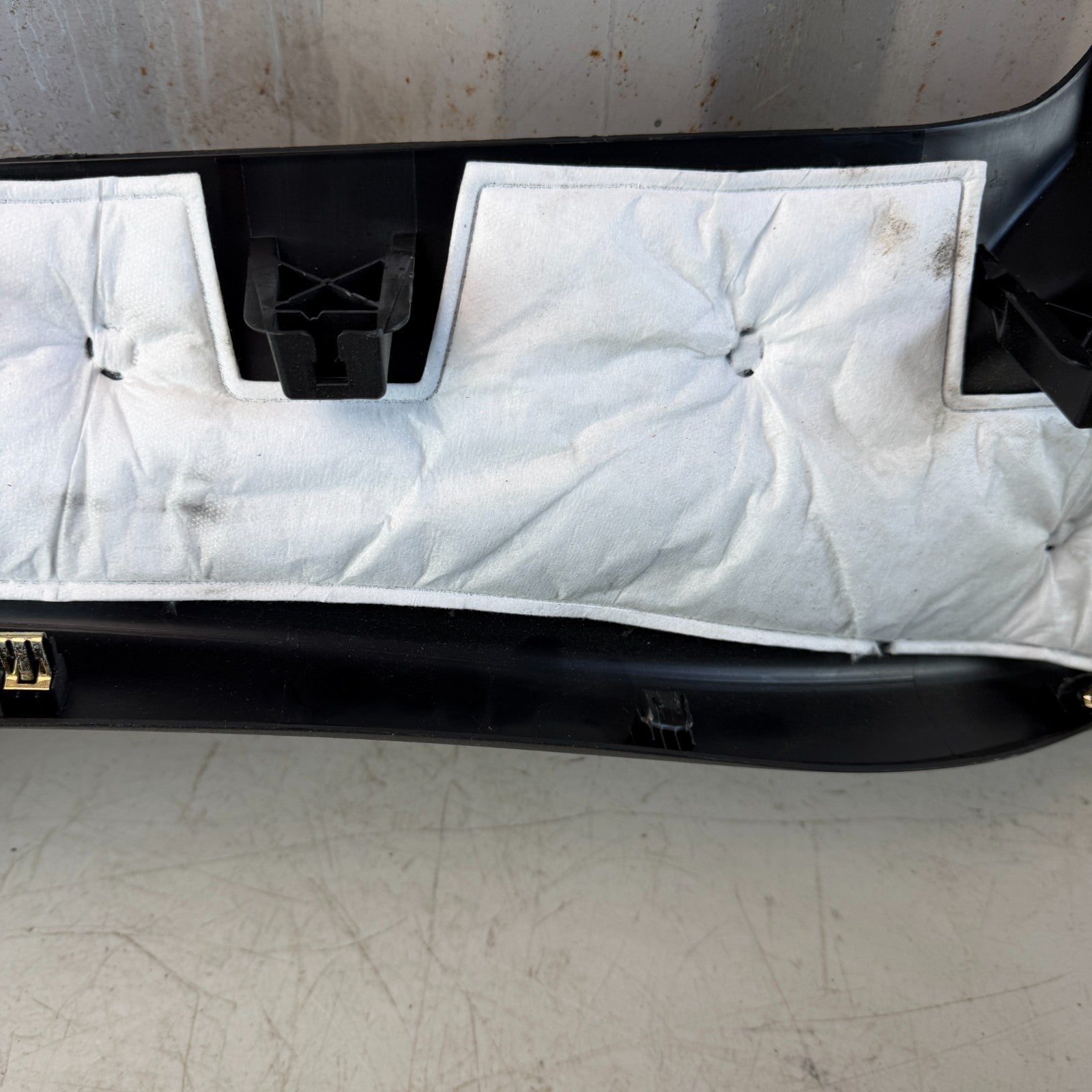 2014-2019 CHEVROLET CORVETTE RIGHT PASSENGER SIDE B PILLAR LOWER TRIM COVER OEM
