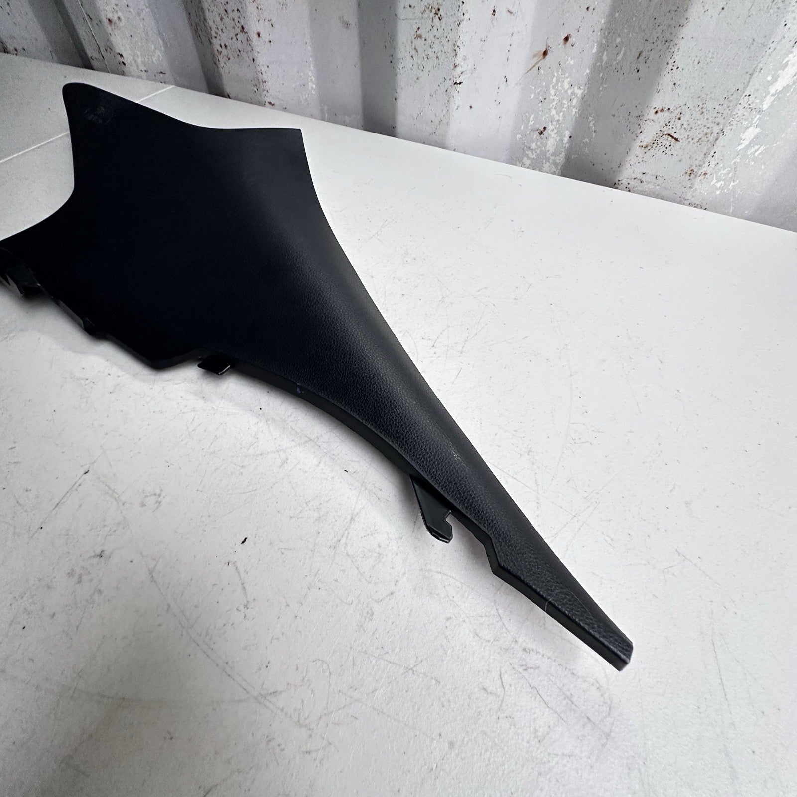 2020- 2025 TOYOTA COROLLA RIGHT QUARTER C PILLAR UPPER TRIM COVER OEM 6247002510