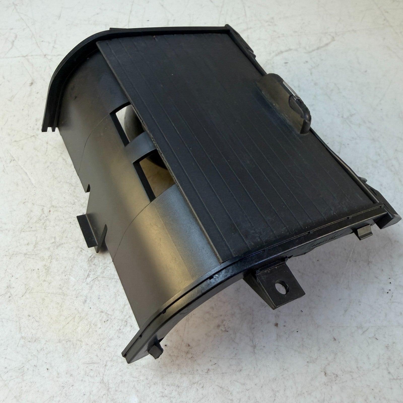 2005-2013 CHEVROLET CORVETTE C6 CENTER CONSOLE DUAL CUP HOLDER ASSY OEM 10324517